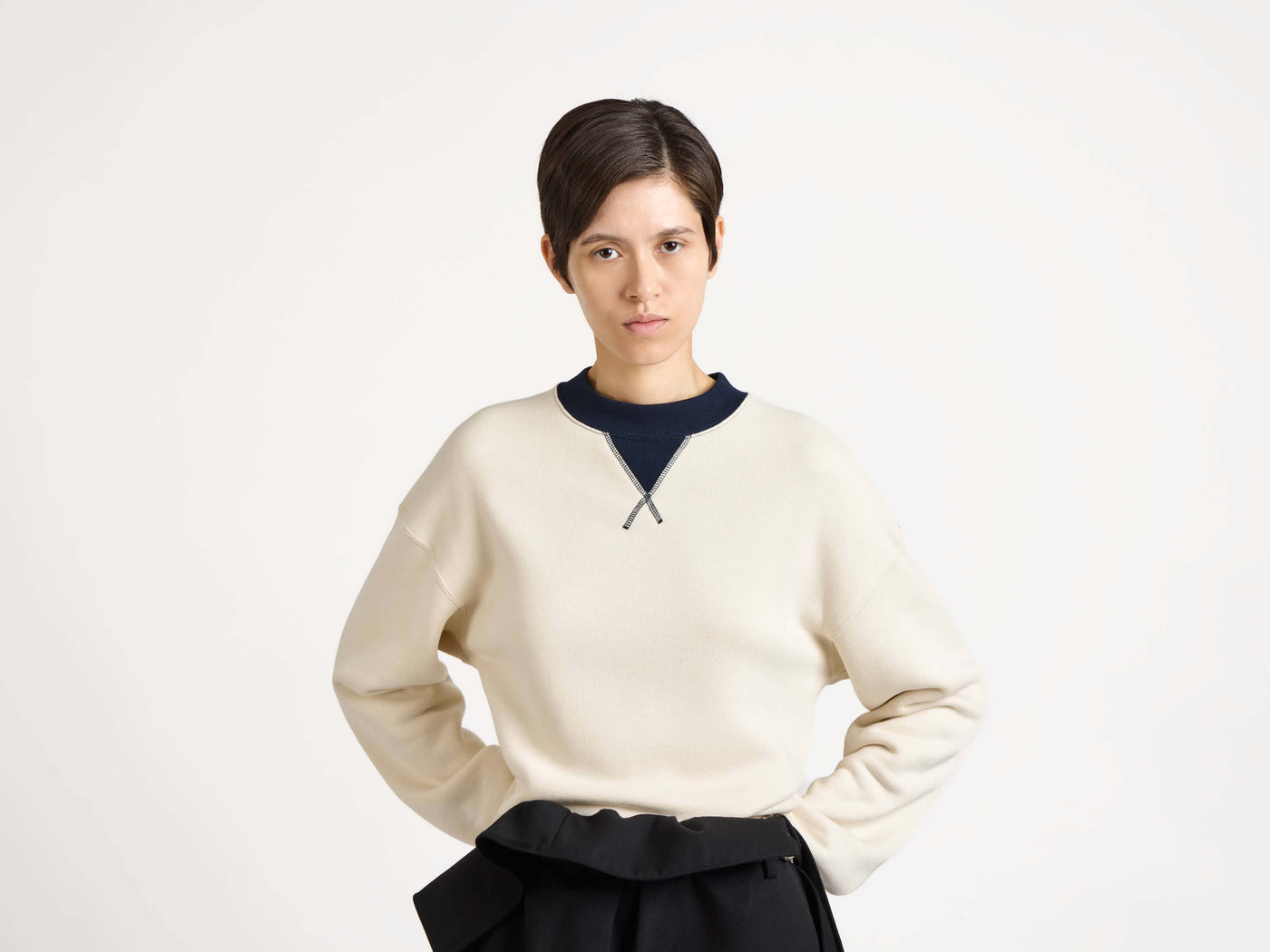 contrast collar sweatshirt ecru navy 1 Model Detail 7