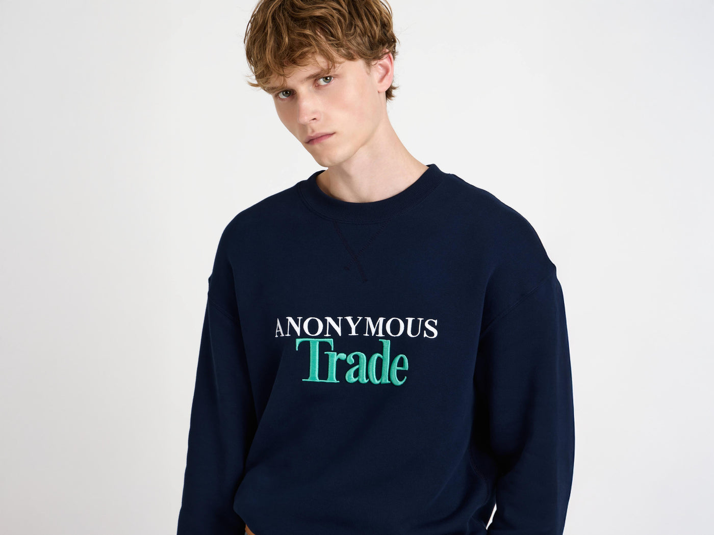 anonymous trade sweatshirt navy Model Detail 7