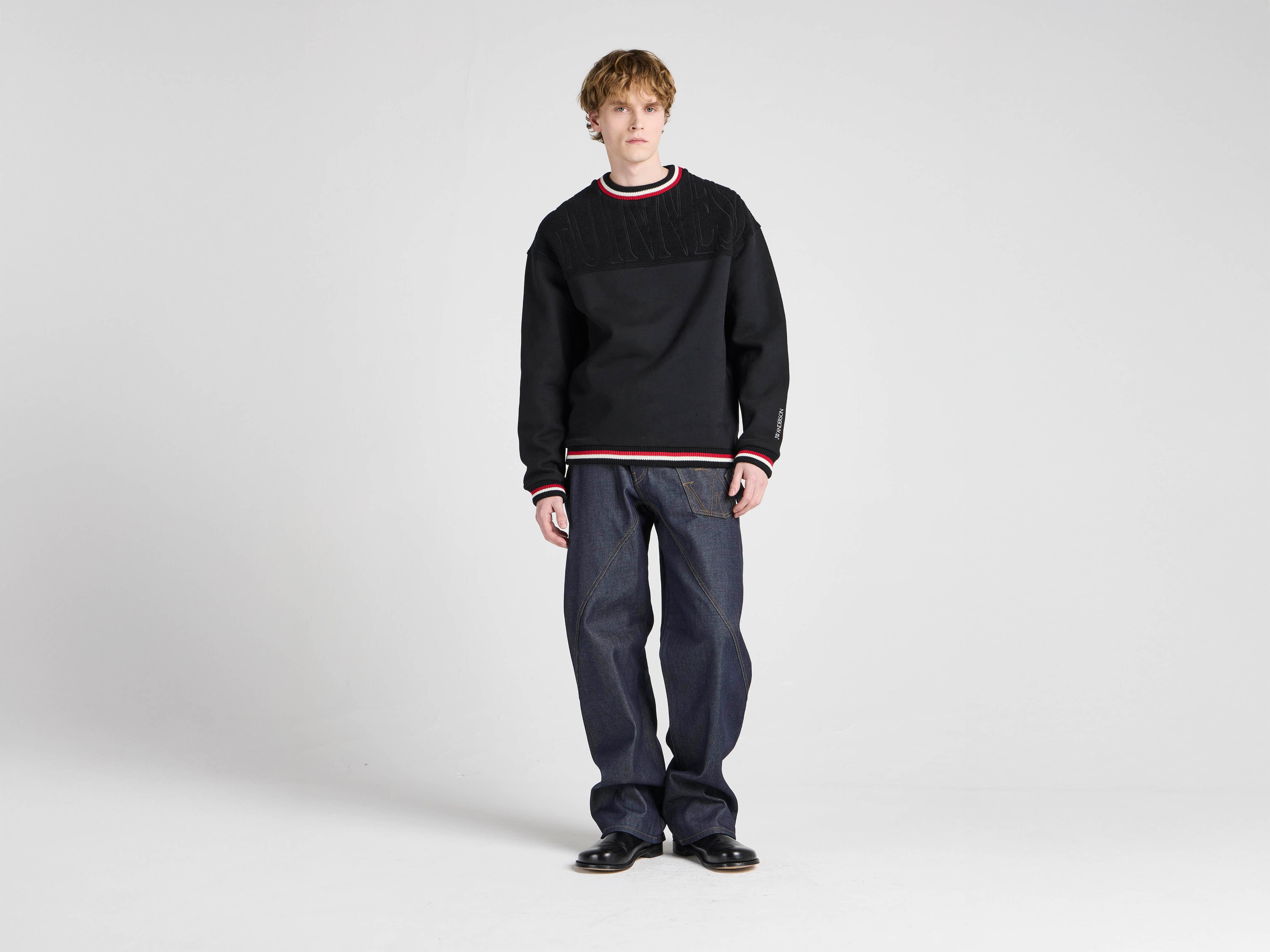 jw anderson オーバーサイズセーター 黒　スウェット JW Anderson ロゴ スウェットシャツ | ブラック | FARFETCH JP