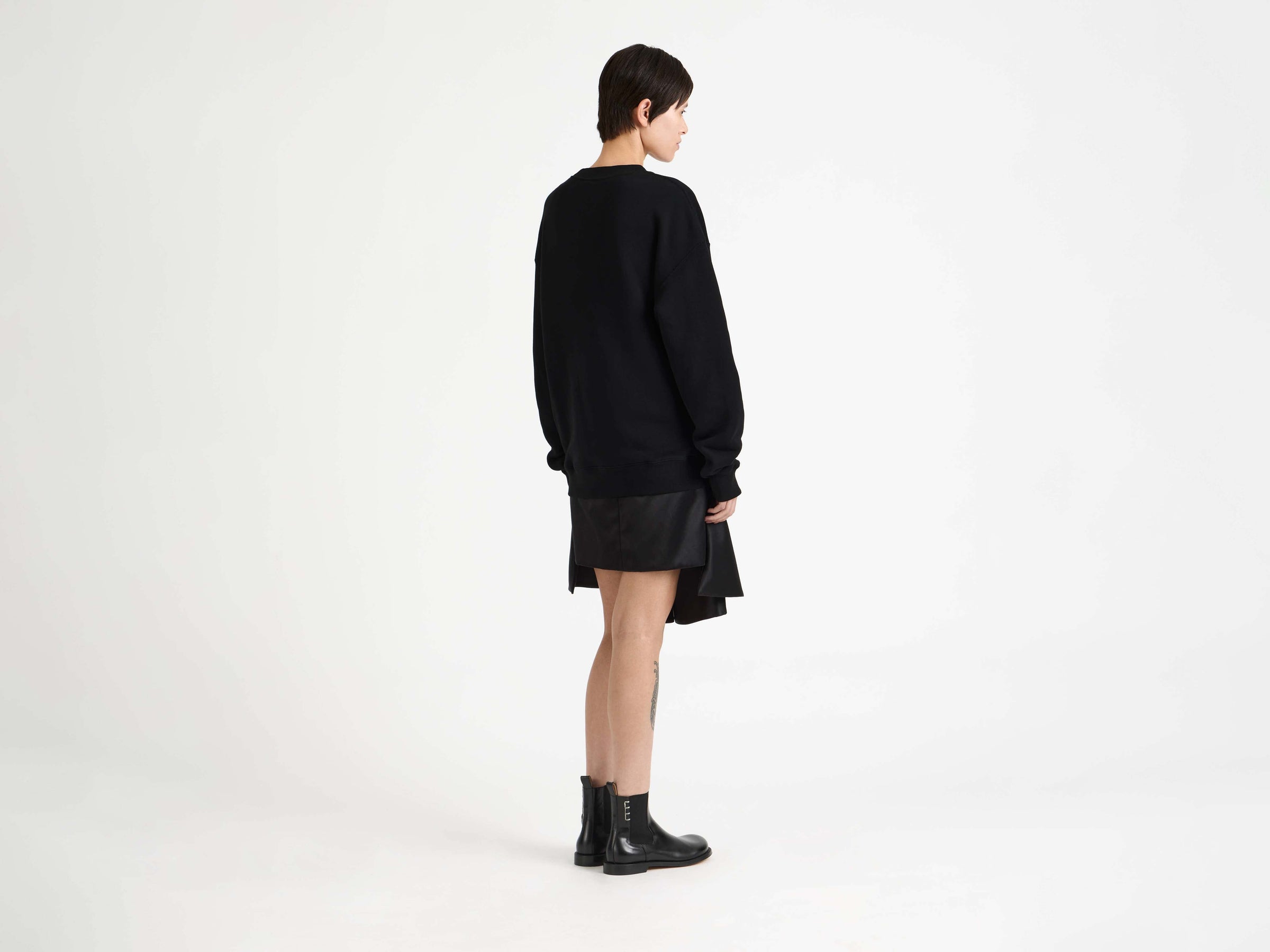 WOMENS 'ANONYMOUS LOVERS' SWEATSHIRT IN WASHED BLACK