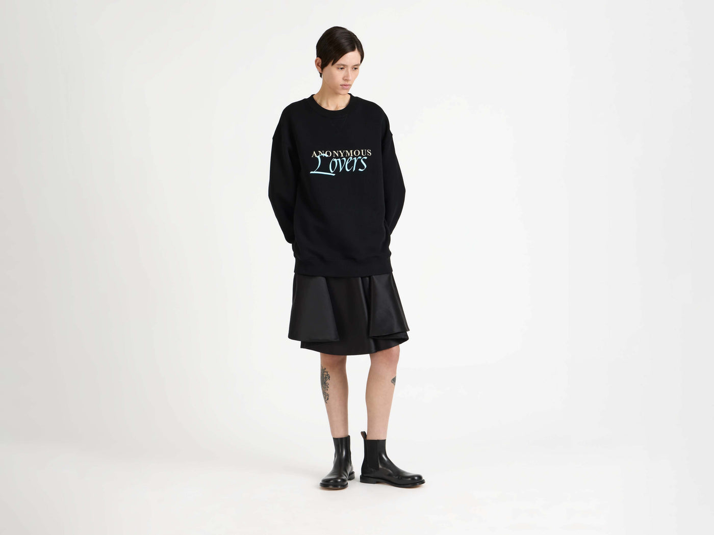 anonymous lovers sweatshirt washed black Model Front 5