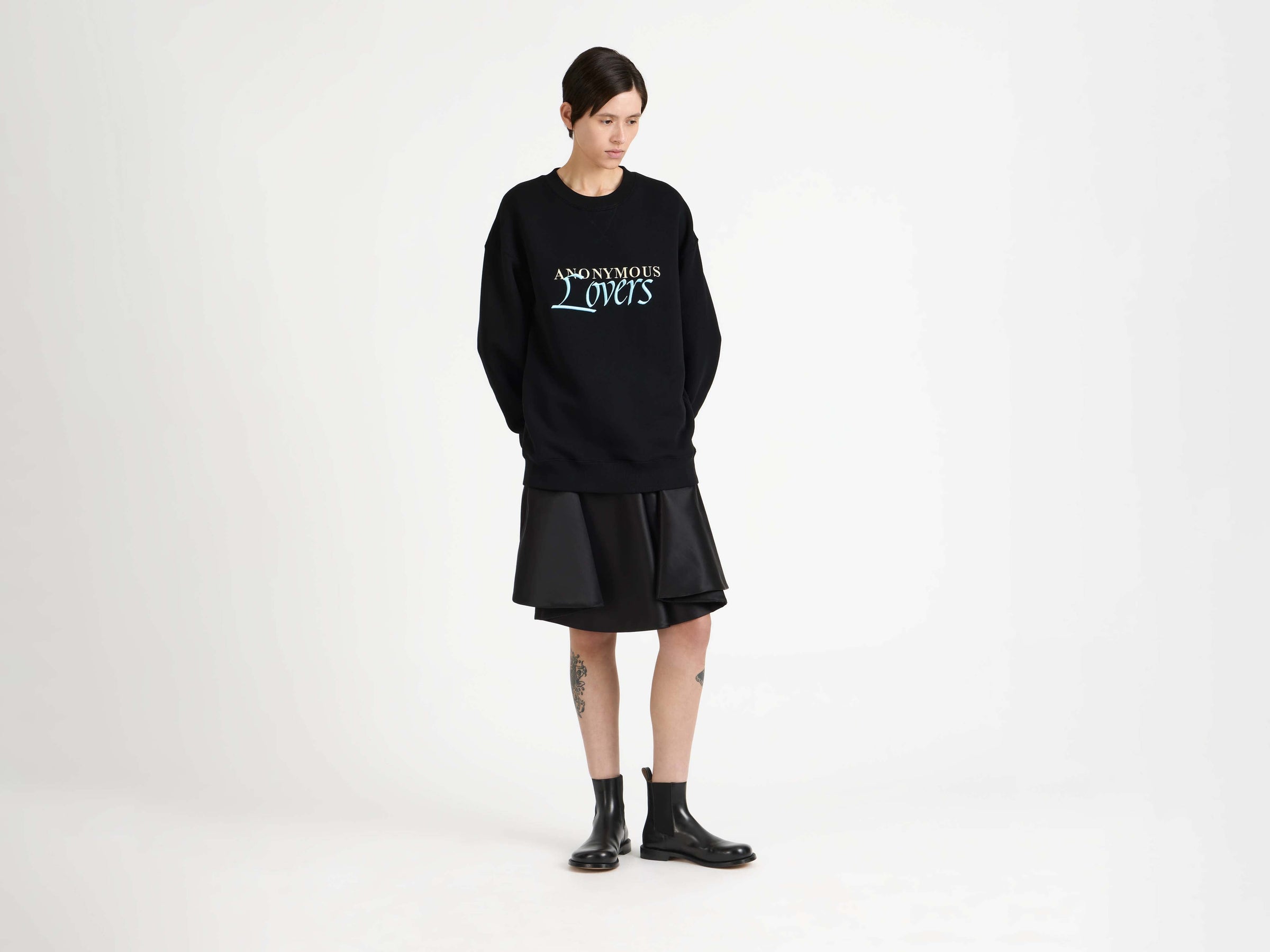 anonymous lovers sweatshirt washed black Model Front 5