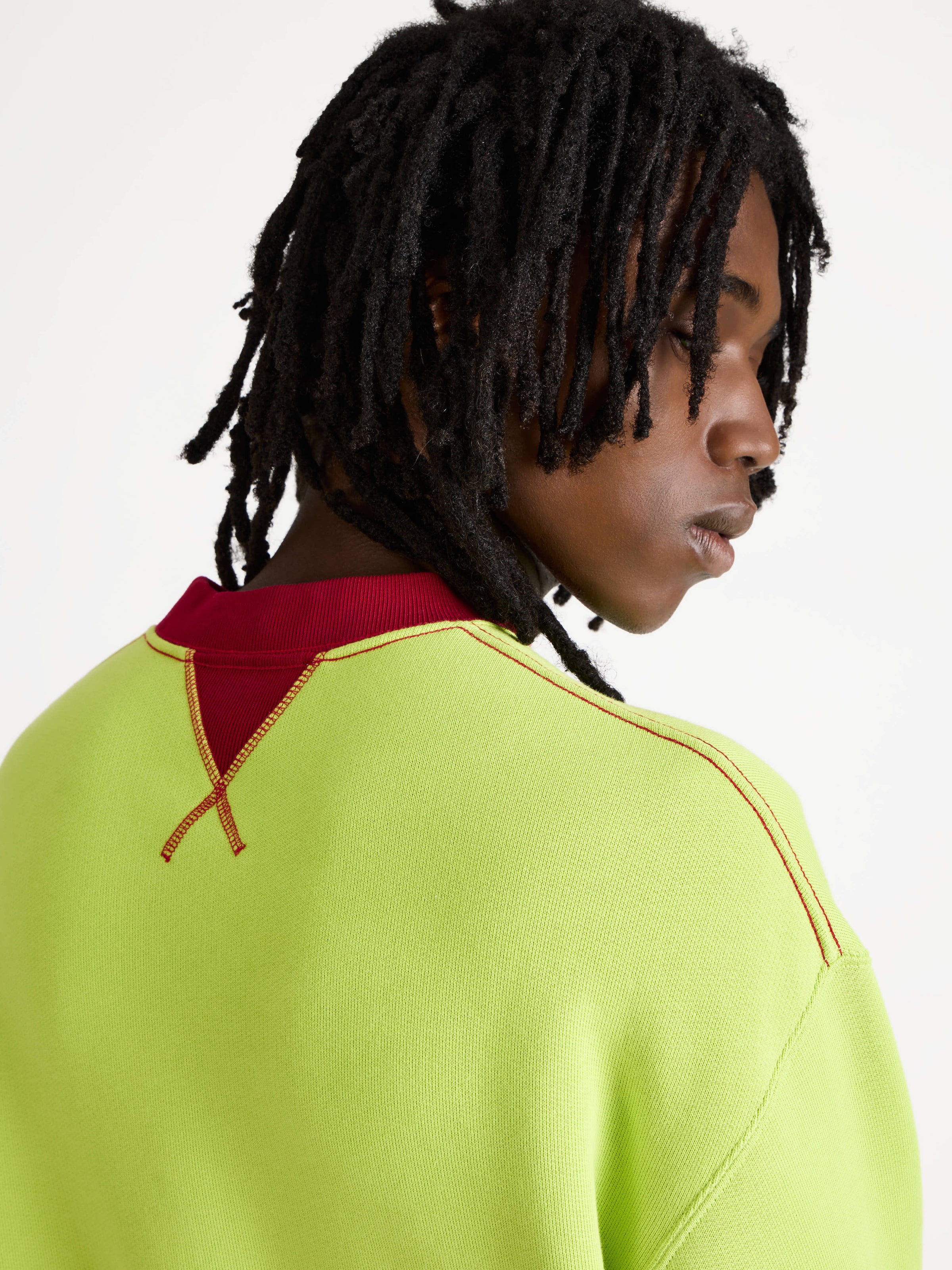 CONTRAST COLLAR SWEATSHIRT IN LIME & RED