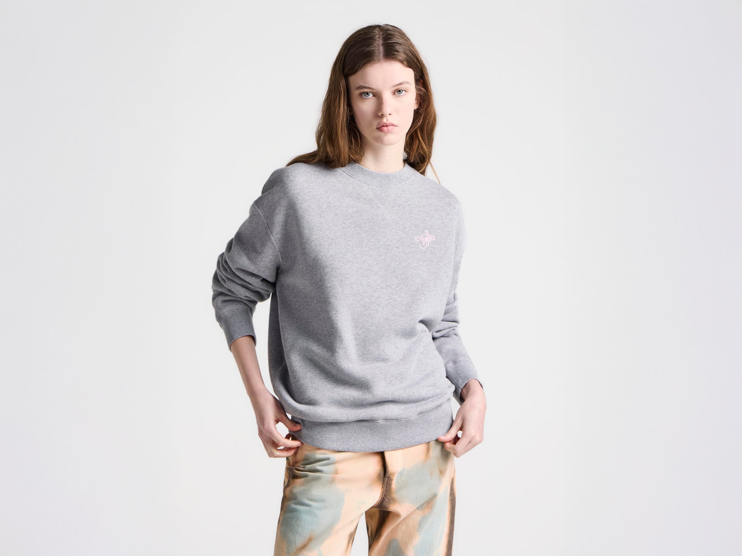 WOMENS RIBBON ANCHOR SWEATSHIRT IN MID GREY MELANGE