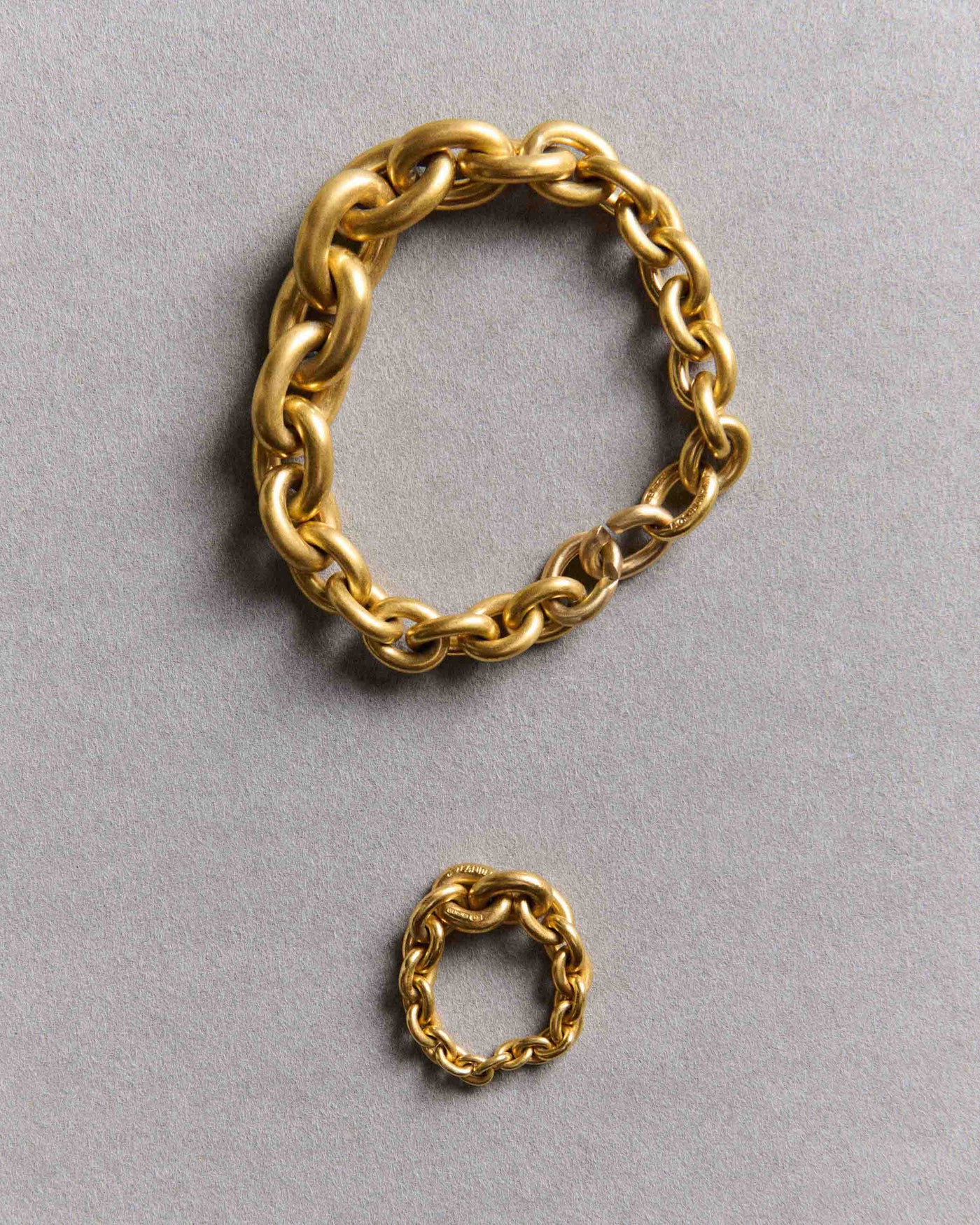 chain bracelet gold Still Life 1