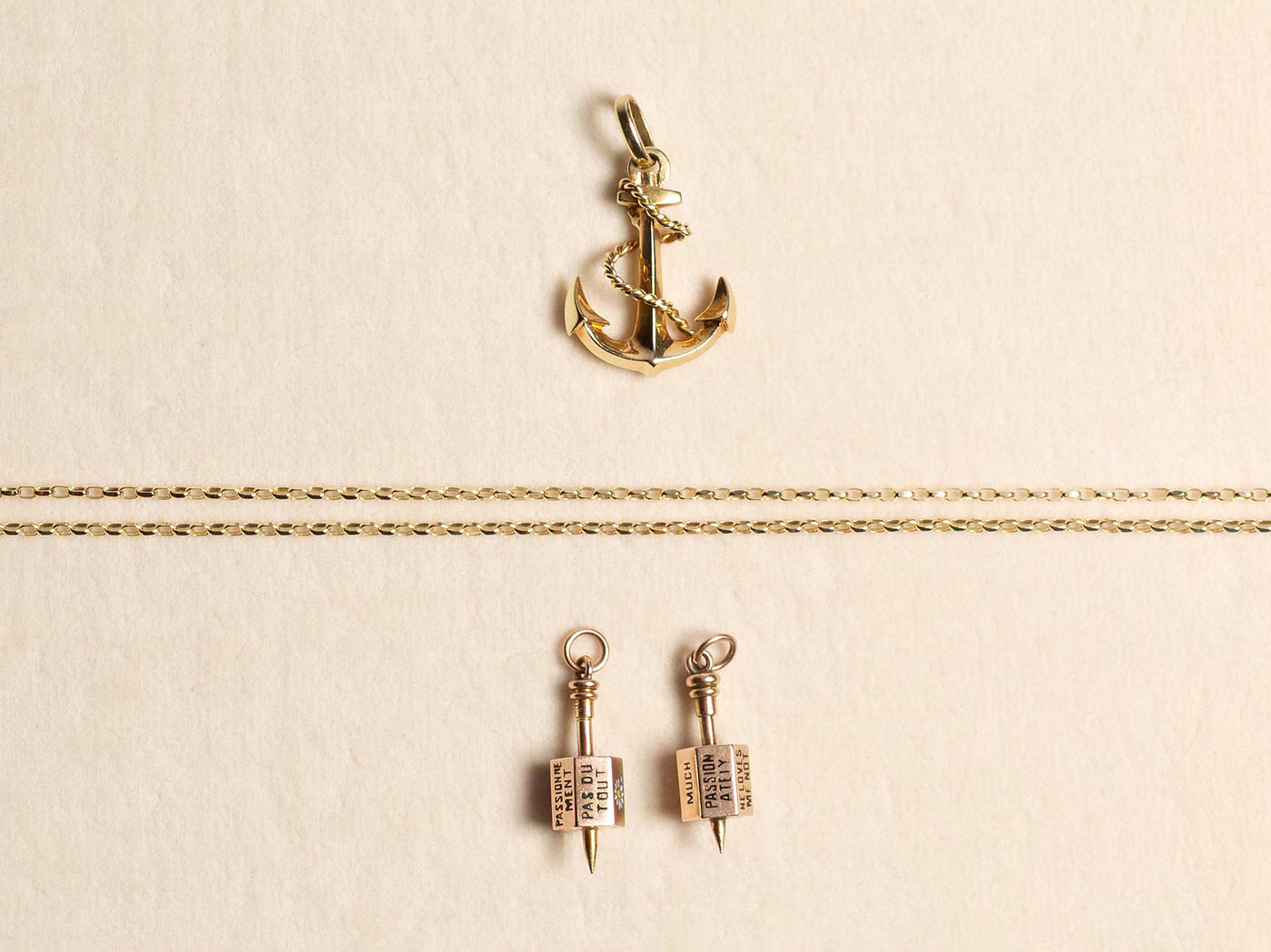 ANCHOR PENDANT IN 8K GOLD