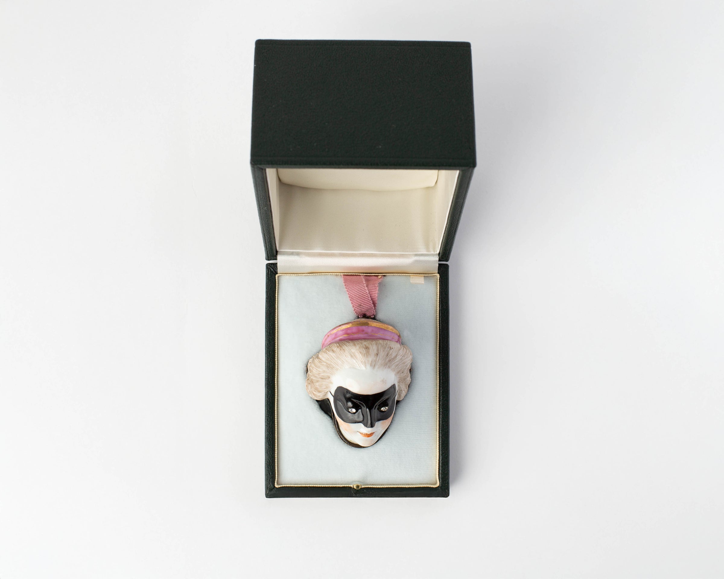 MASQUERADE HEAD IN PORCELAIN