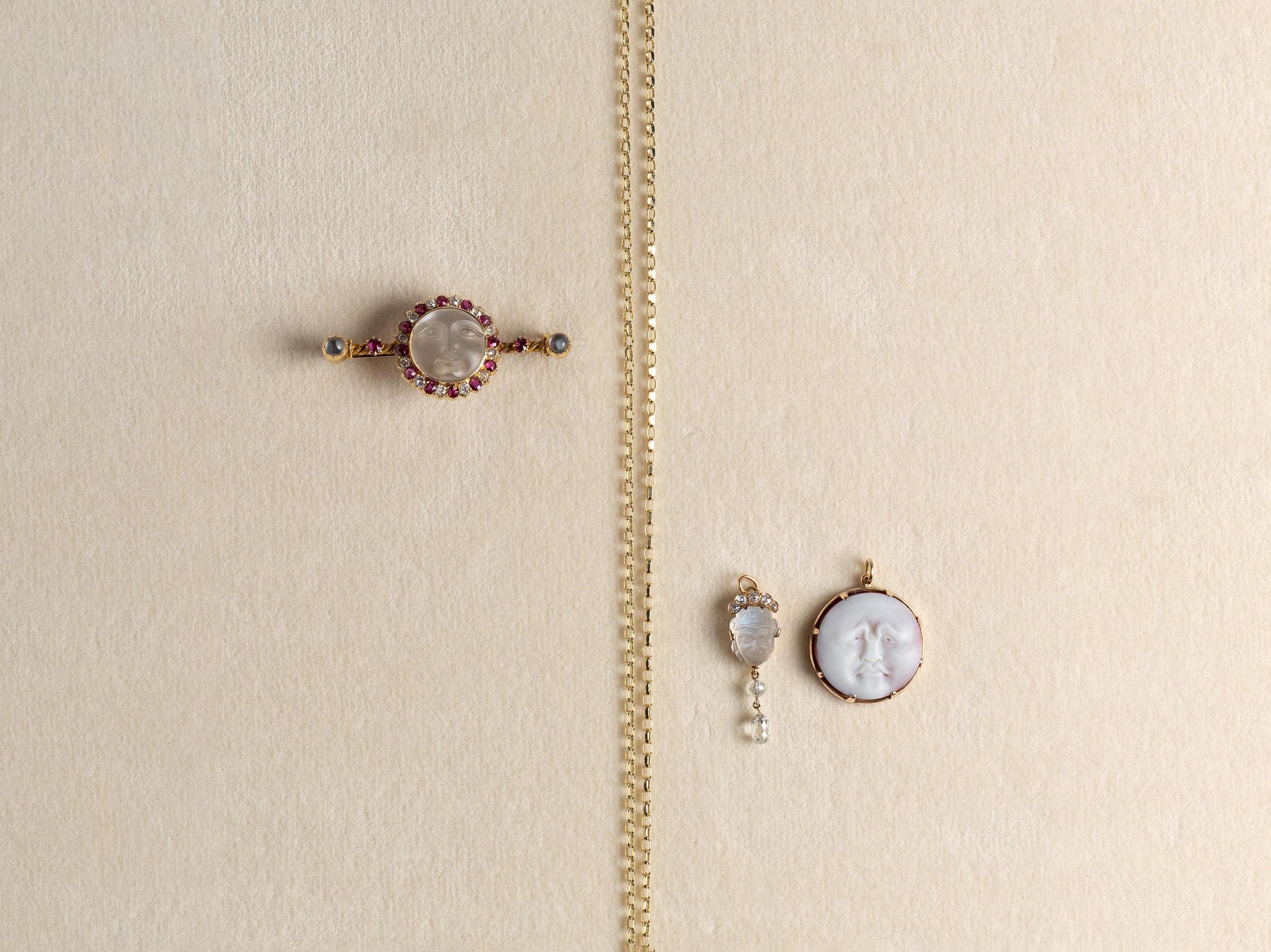 MOONFACE BROOCH IN 15kt GOLD