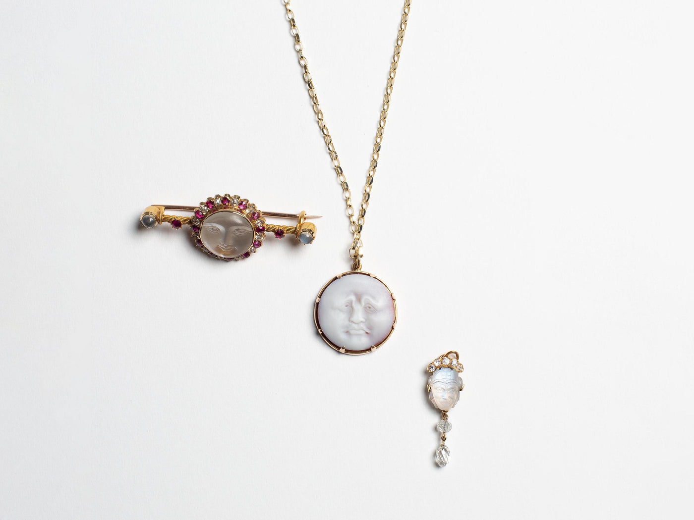 MOONSTONE DIAMOND PENDANT IN 18kt GOLD