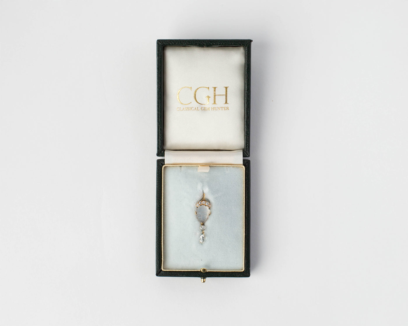 MOONSTONE DIAMOND PENDANT IN 18kt GOLD