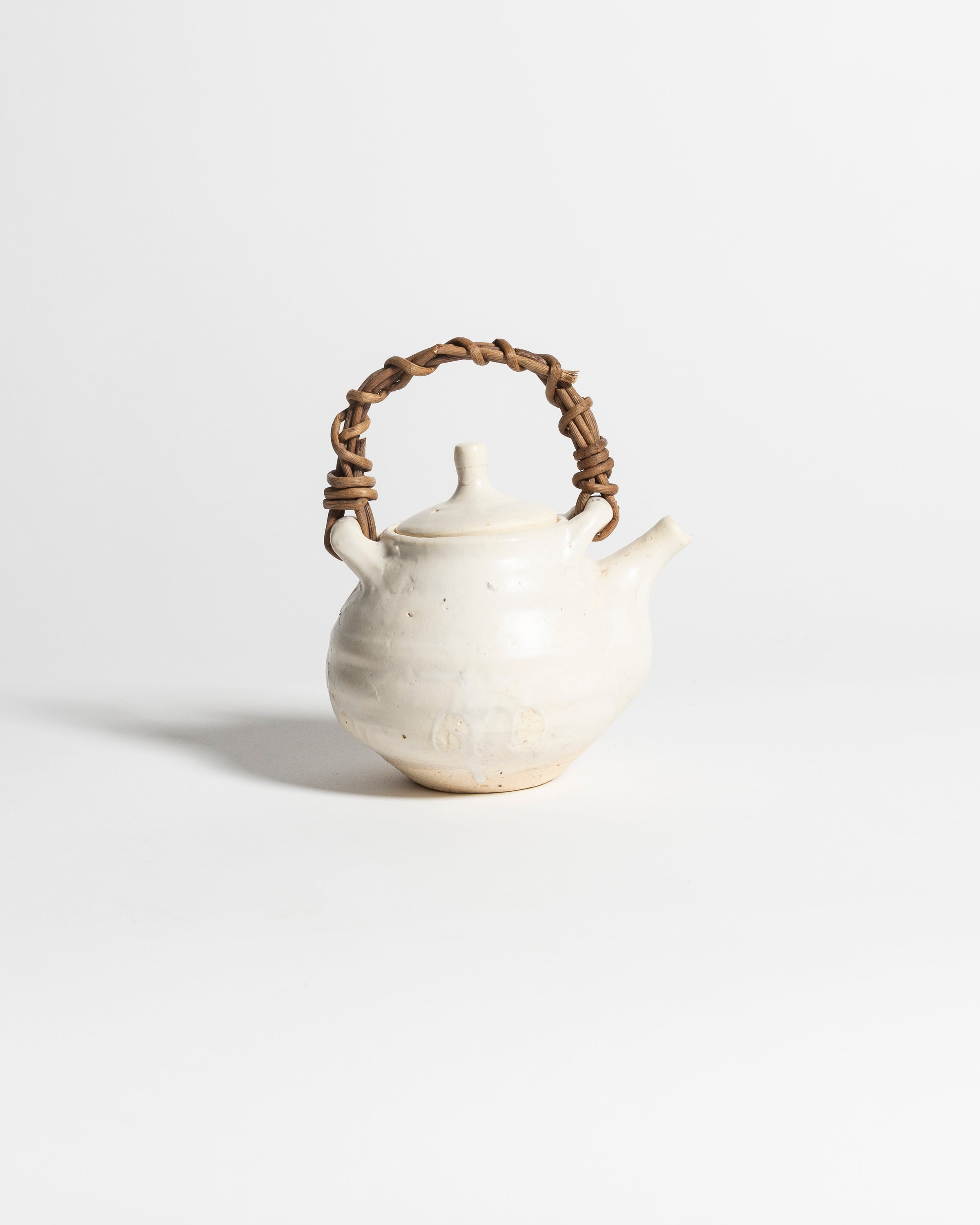 AKIKO HIRAI ROUND PLAIN TEAPOT CANE HANDLE