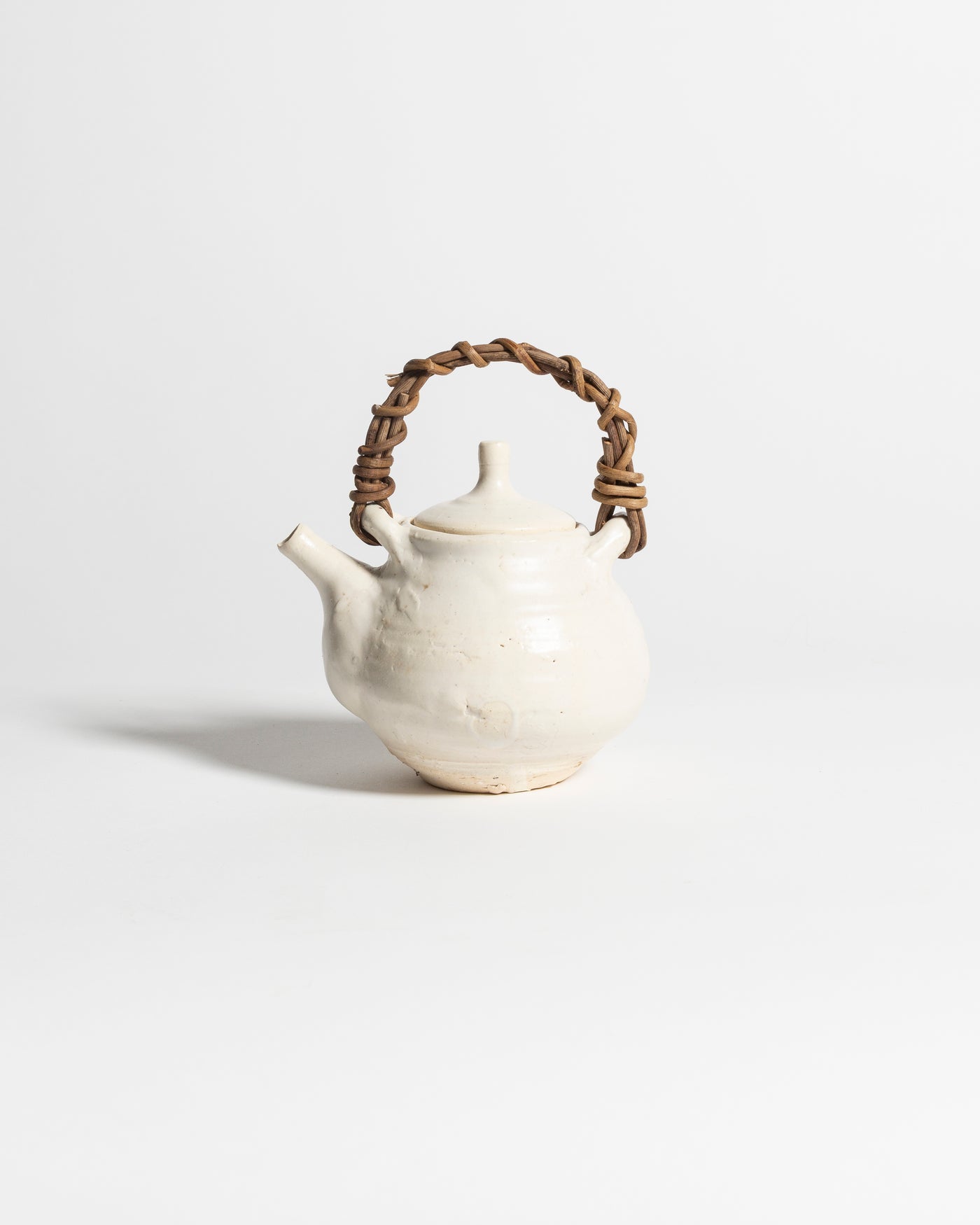 AKIKO HIRAI ROUND PLAIN TEAPOT CANE HANDLE