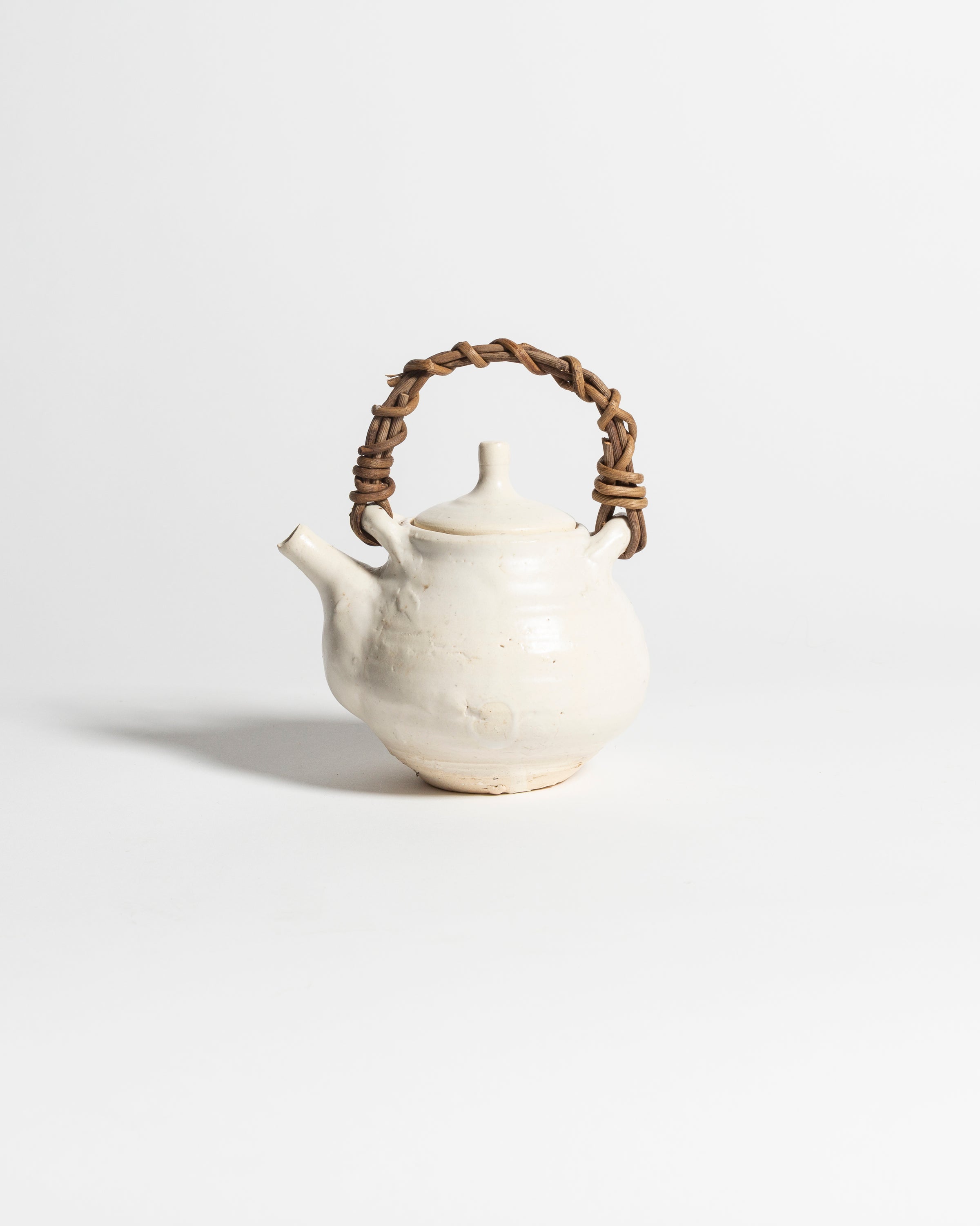 AKIKO HIRAI ROUND PLAIN TEAPOT CANE HANDLE