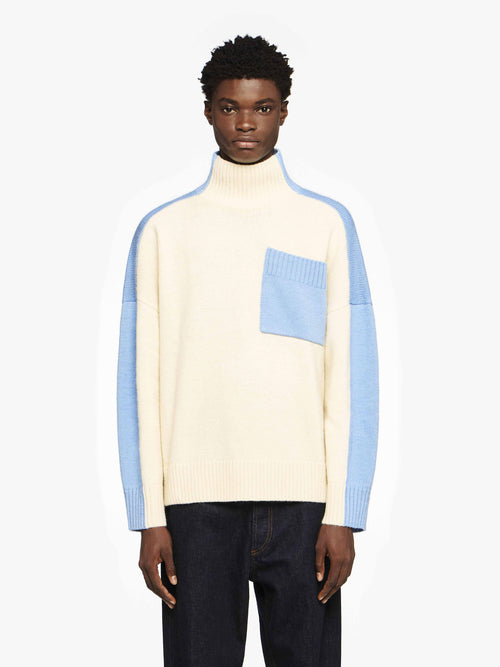 DUAL TONE - PATCH POCKET TURTLENECK SWEATER