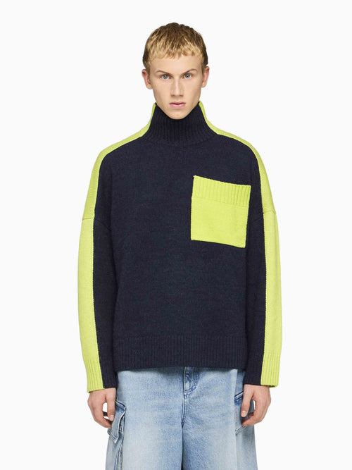 DUAL TONE - PATCH POCKET TURTLENECK SWEATER