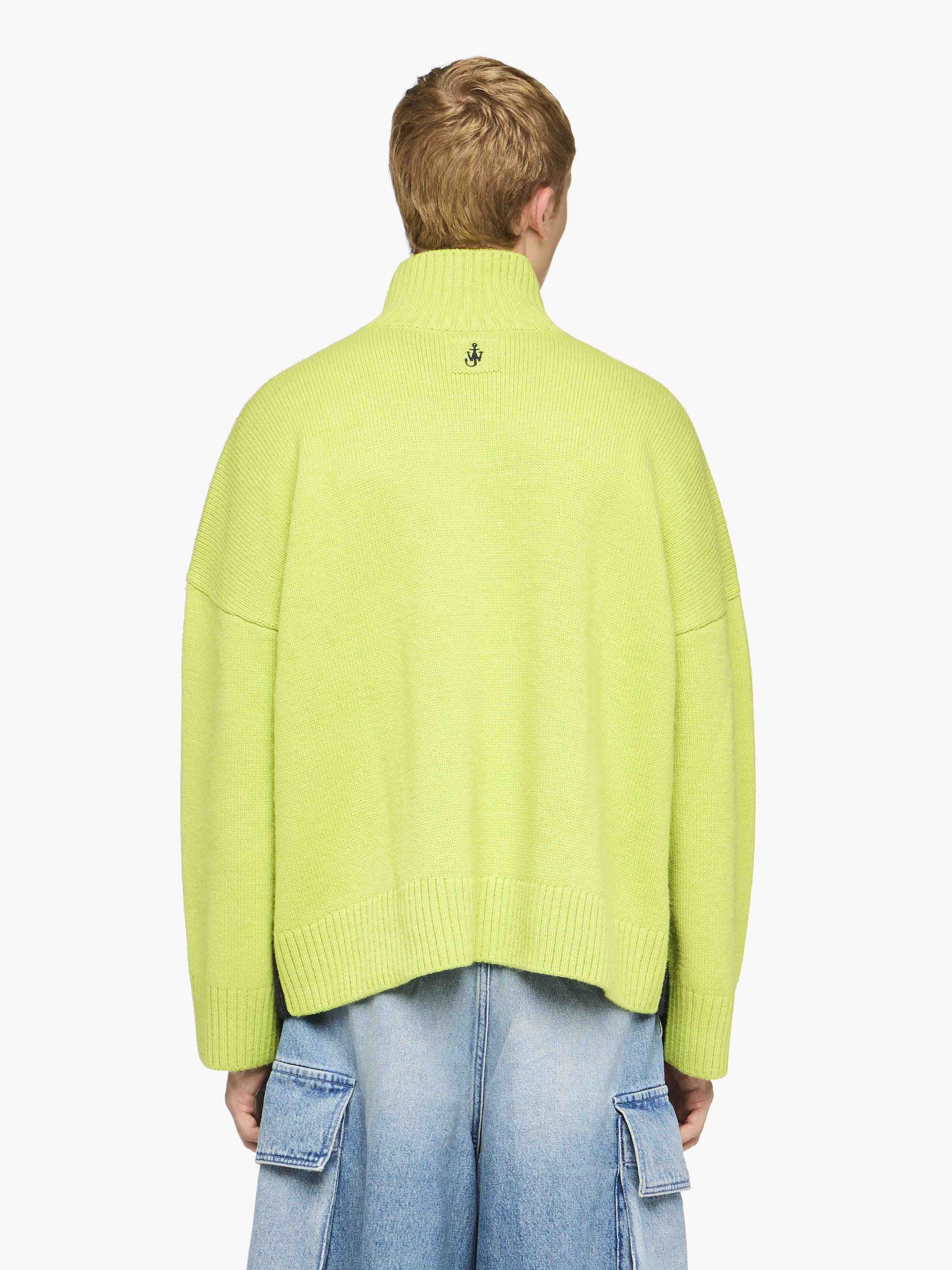 DUAL TONE - PATCH POCKET TURTLENECK SWEATER