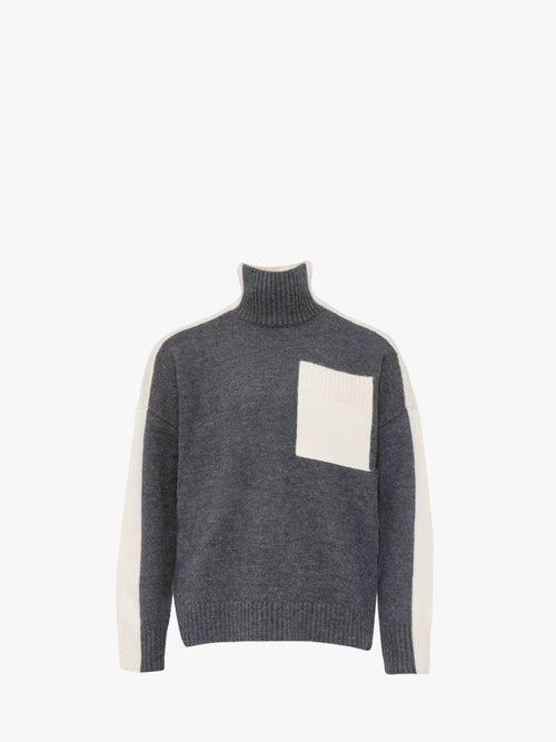 DUAL TONE - PATCH POCKET TURTLENECK SWEATER