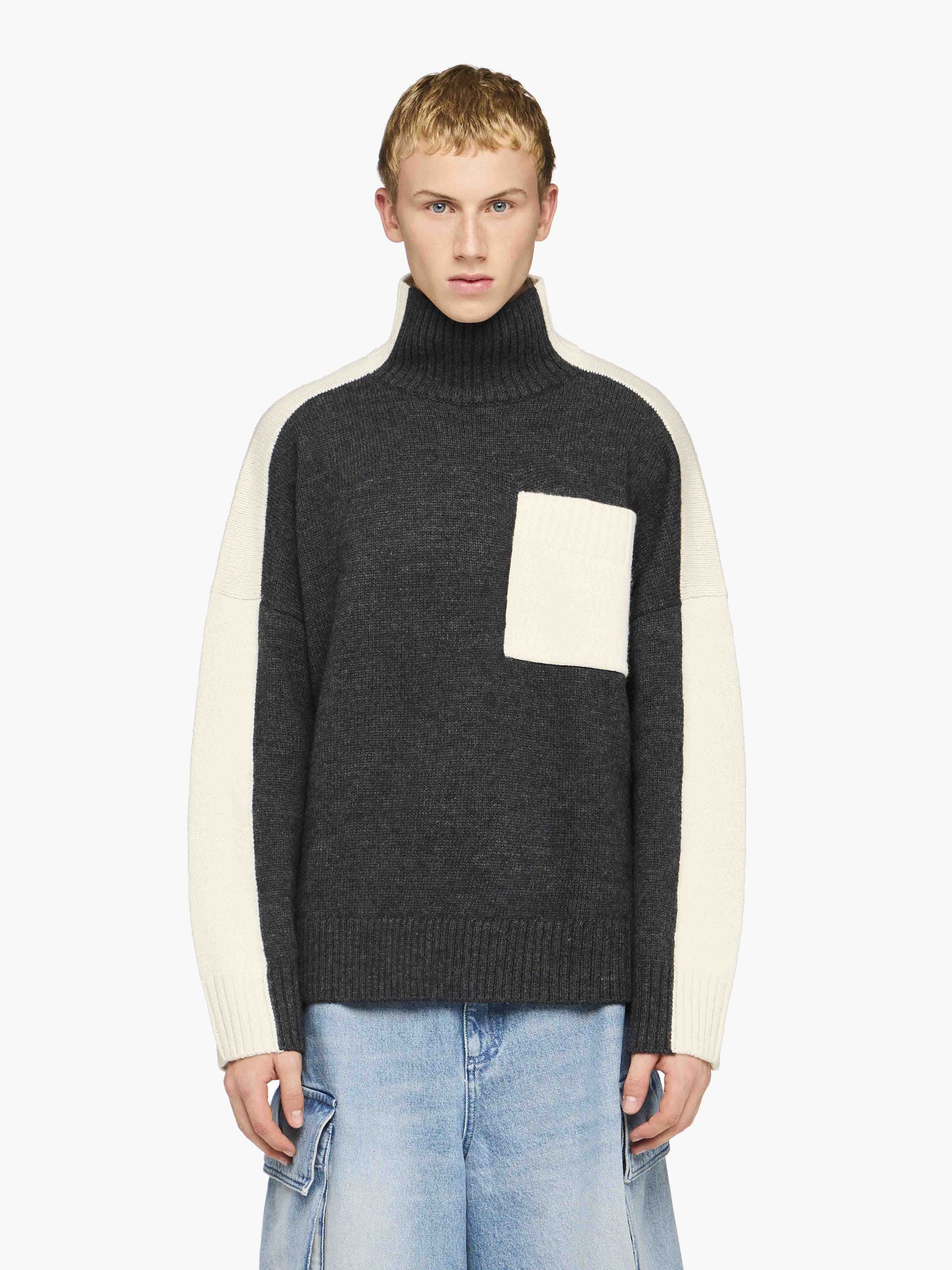 DUAL TONE - PATCH POCKET TURTLENECK SWEATER