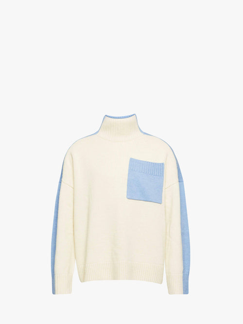 DUAL TONE - PATCH POCKET TURTLENECK SWEATER