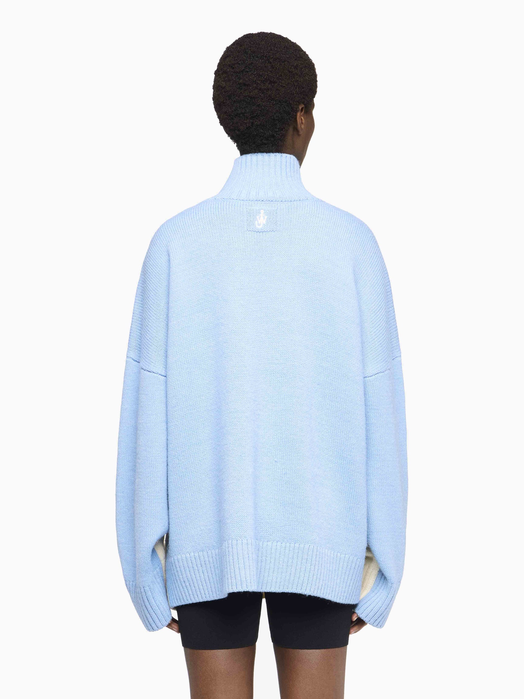 DUAL TONE - PATCH POCKET TURTLENECK SWEATER