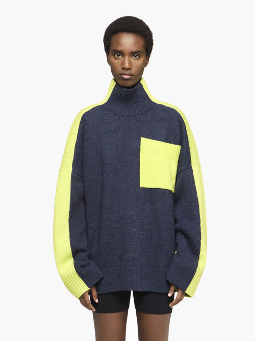 DUAL TONE - PATCH POCKET TURTLENECK SWEATER