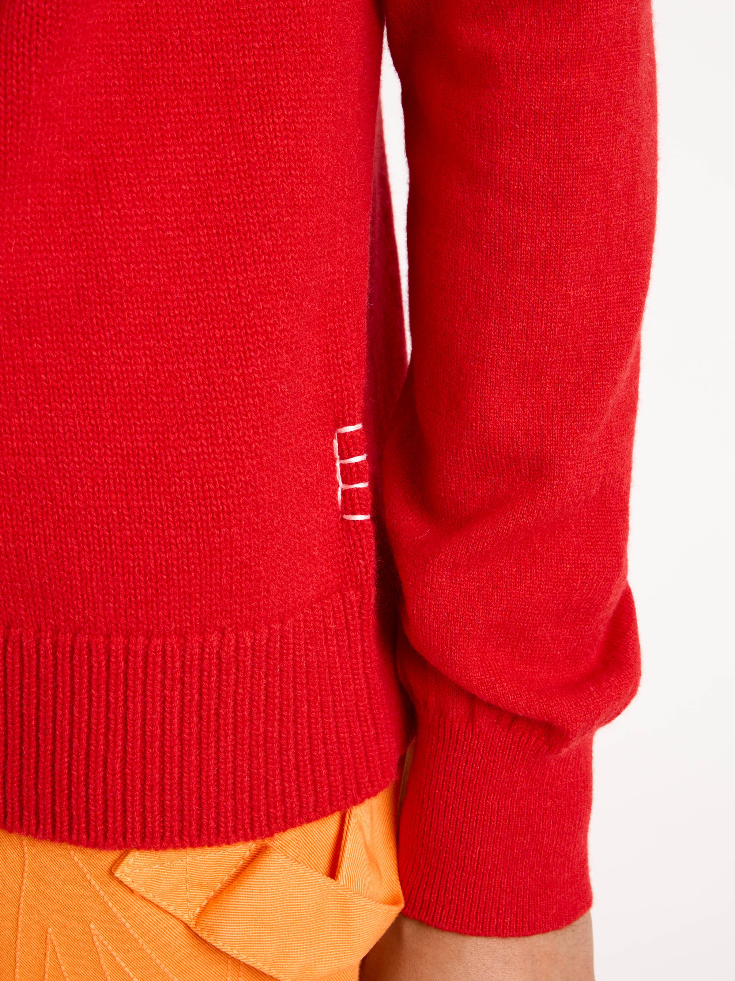 raglan jumper red Model Detail 1