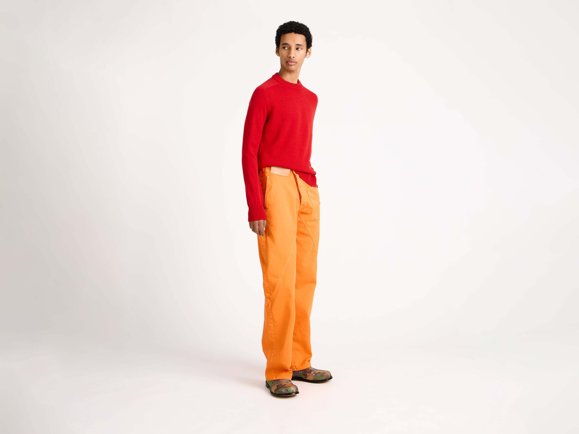 raglan jumper red Model Front 2