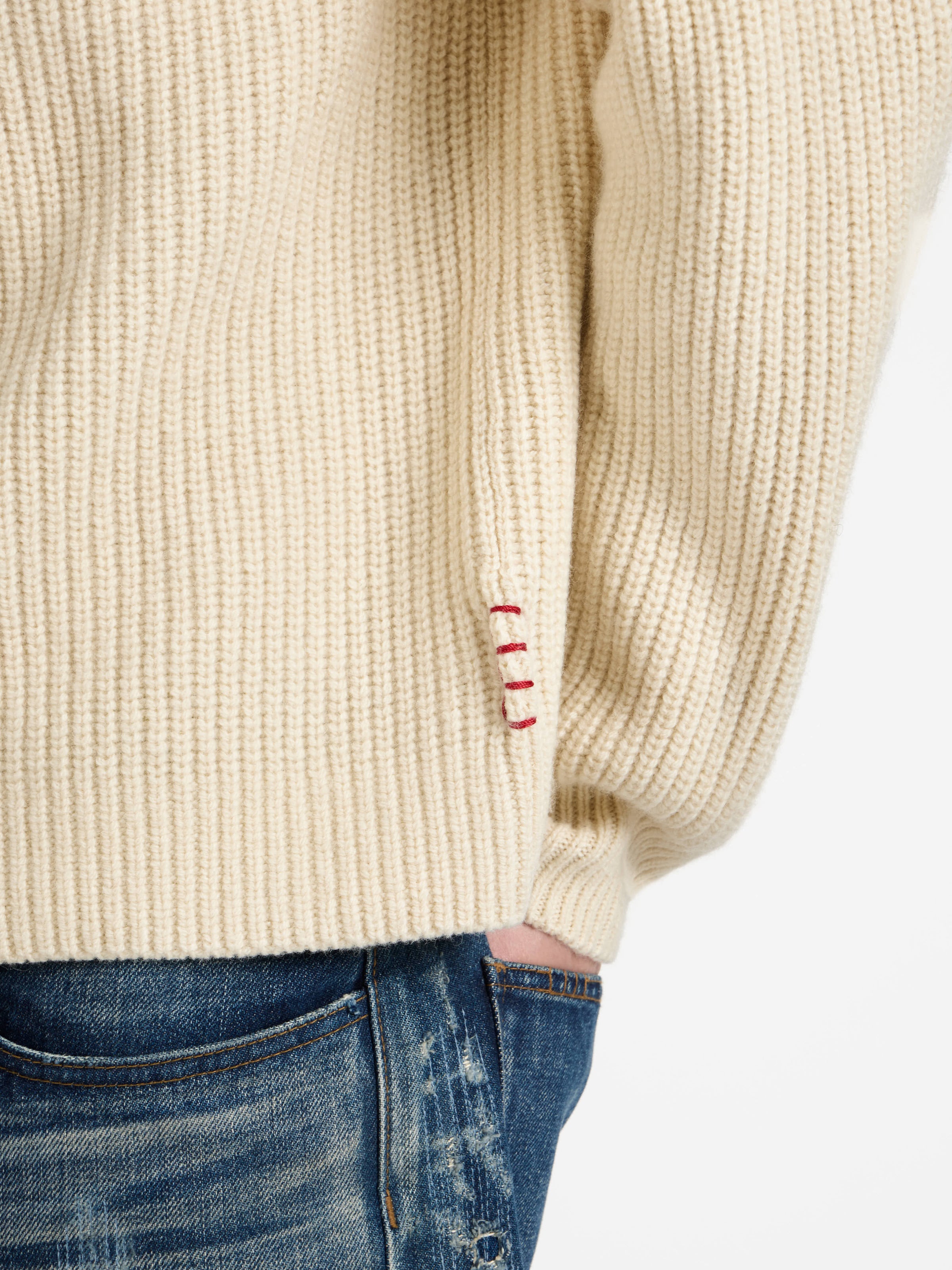 v neck cardigan ivory Model Detail 7