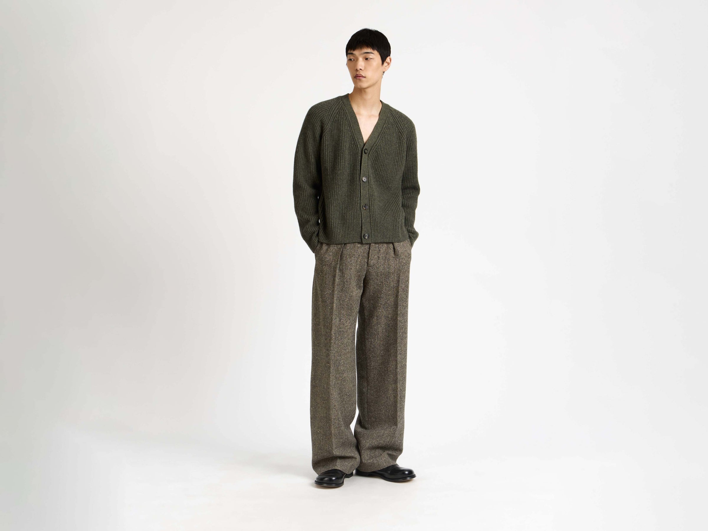 v neck cardigan hunter green Model Front 1