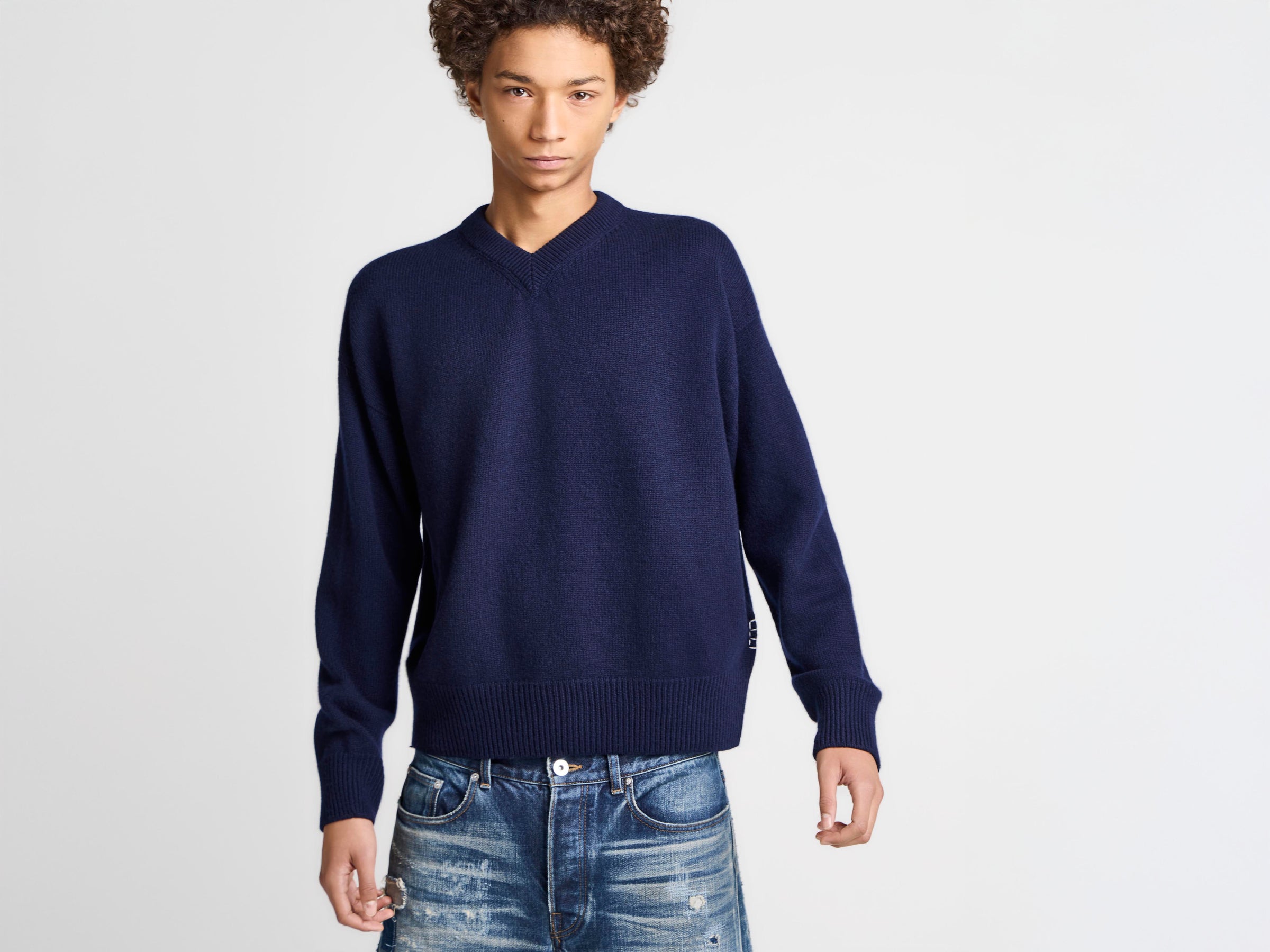 MENS V-NECK CASHMERE JUMPER IN NAVY