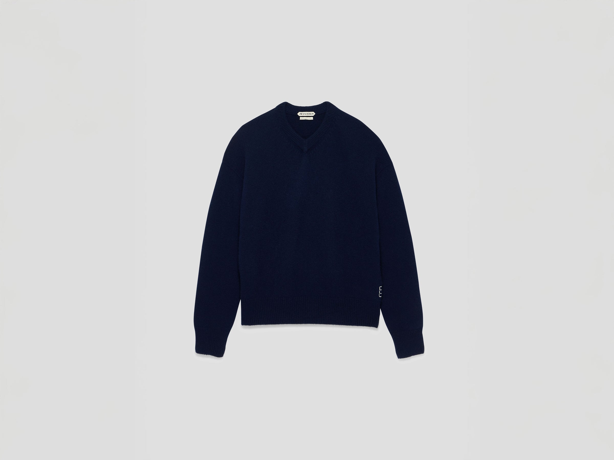 MENS V-NECK CASHMERE JUMPER IN NAVY