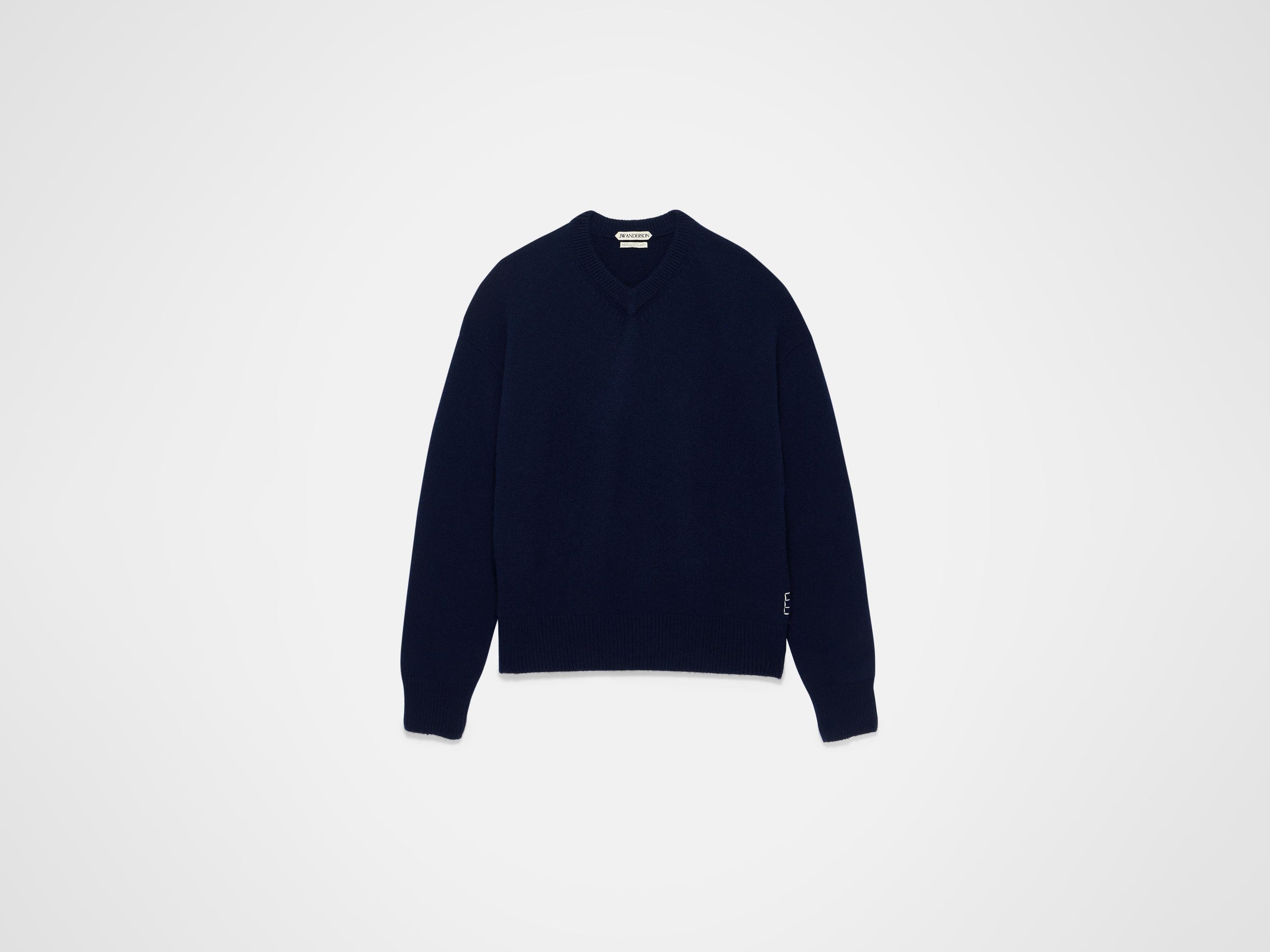 v neck jumper navy Product Front 6
