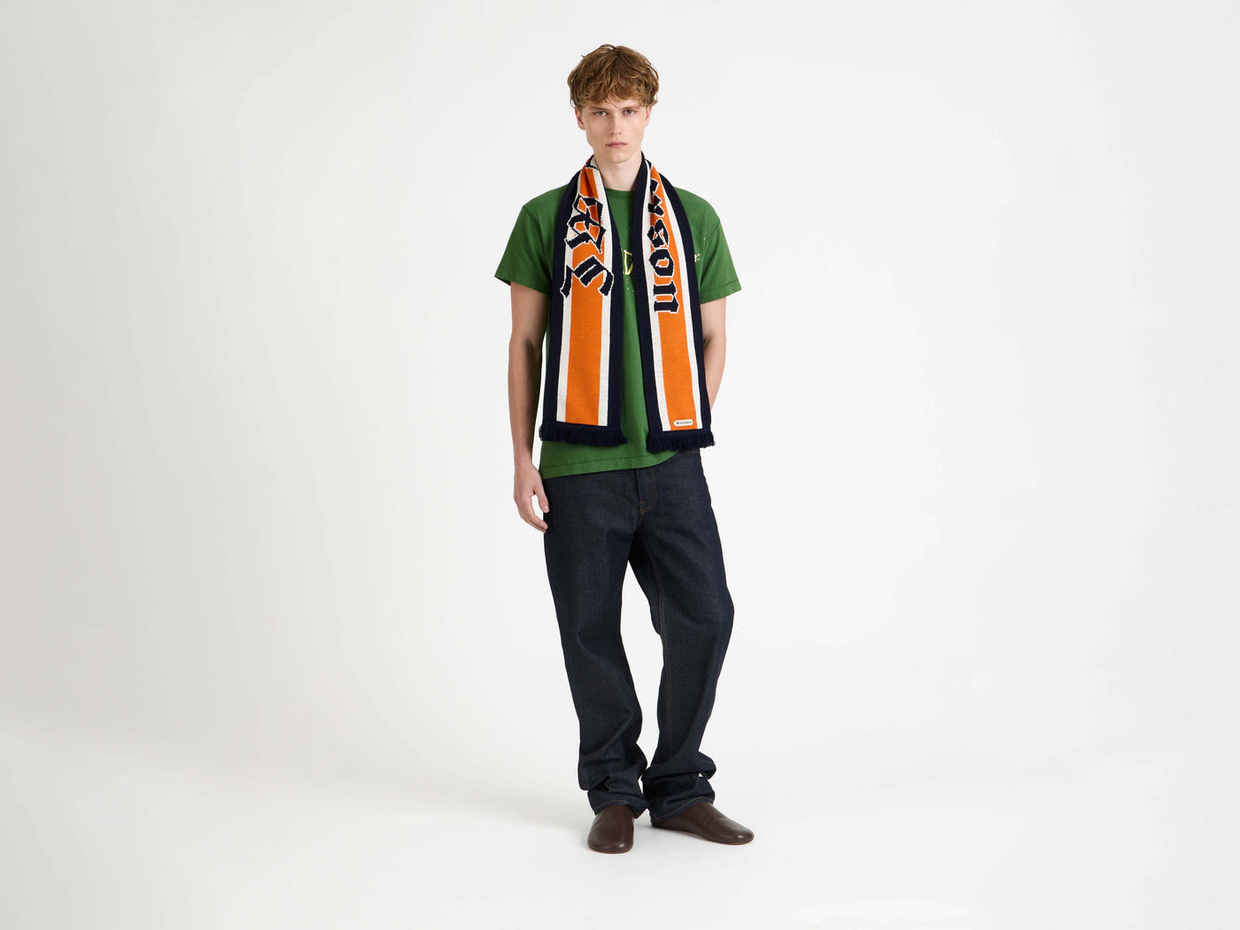 winner football scarf orange Model Detail 3