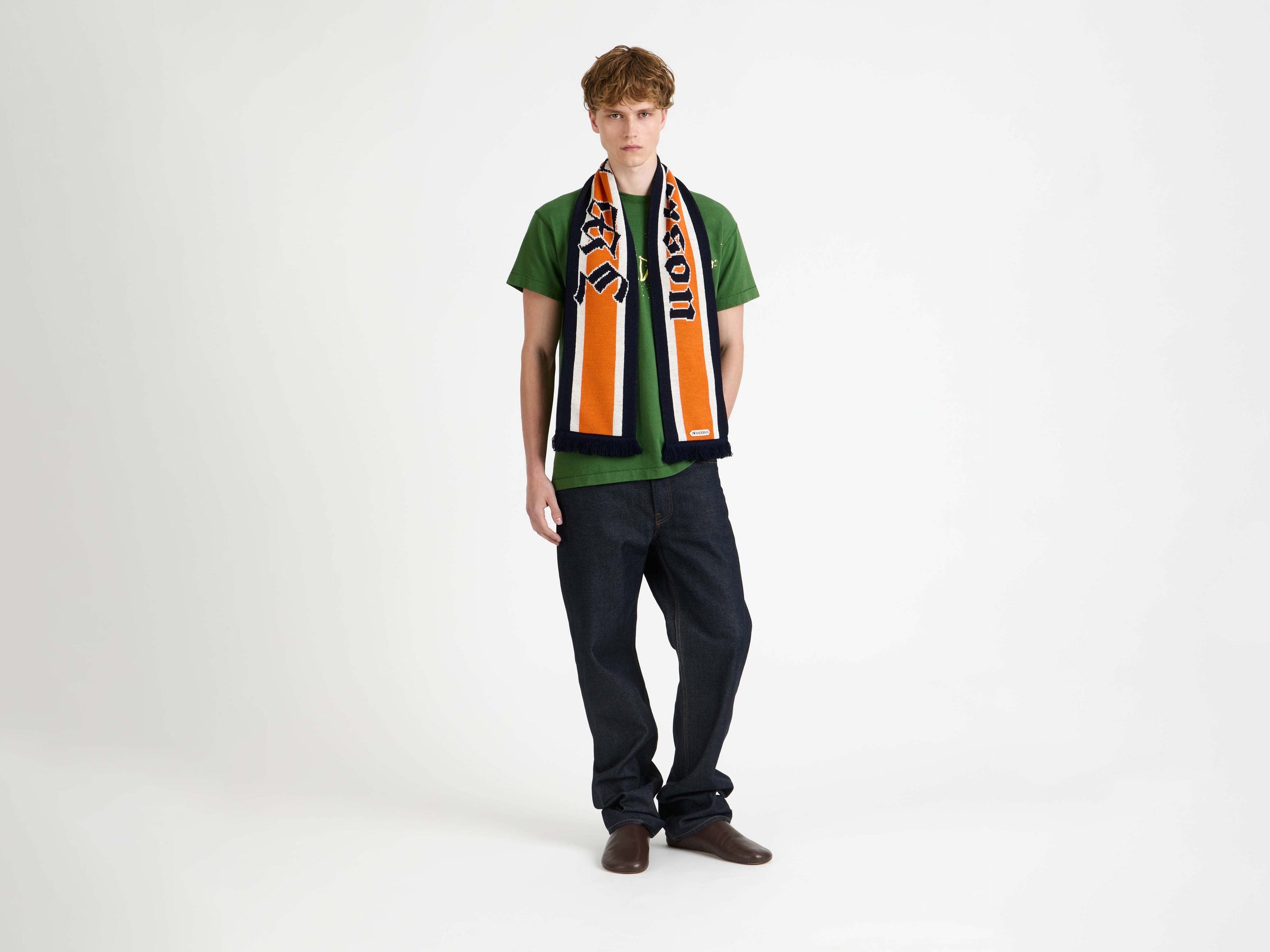 winner football scarf orange Model Detail 3