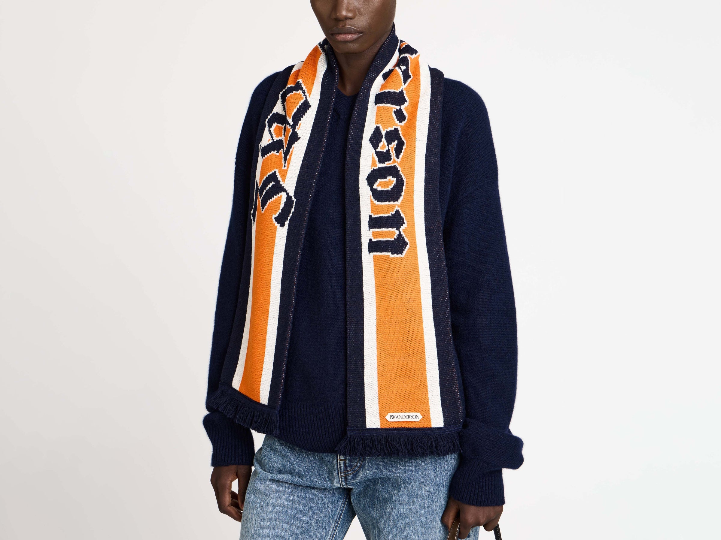 winner football scarf orange Model Detail 5