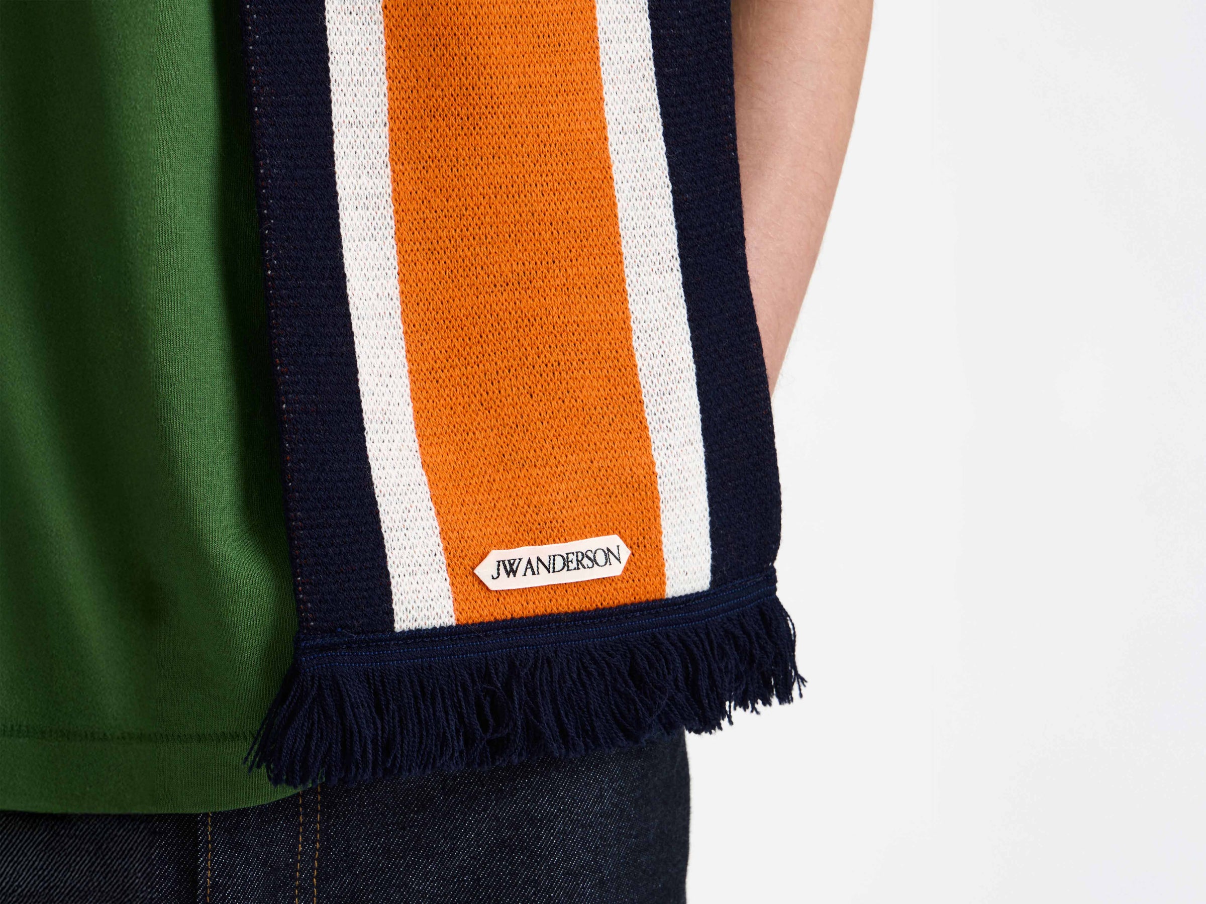 winner football scarf orange Model Detail 6
