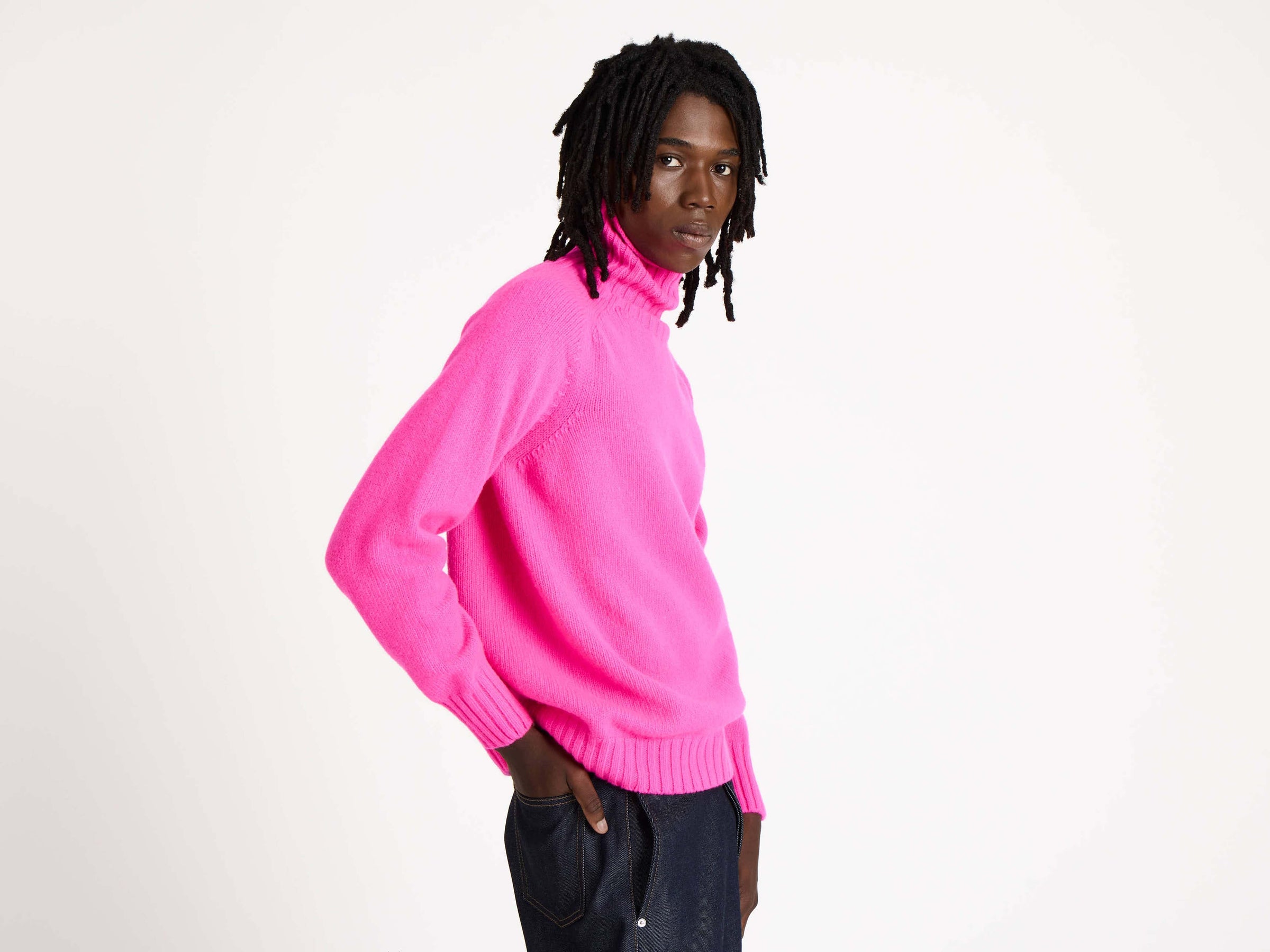 turtle neck jumper neon pink Model Detail 2