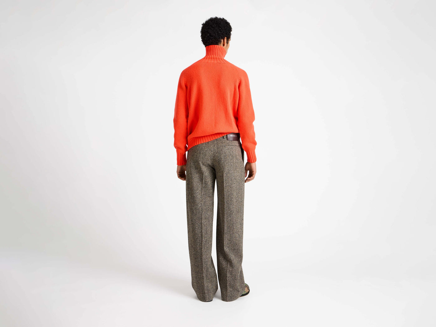 TURTLENECK JUMPER IN NEON ORANGE