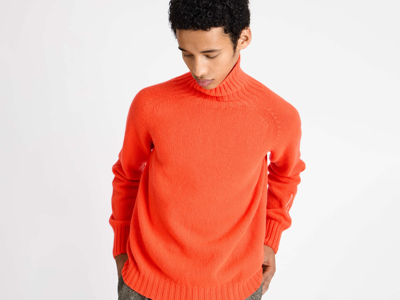 TURTLENECK JUMPER IN NEON ORANGE