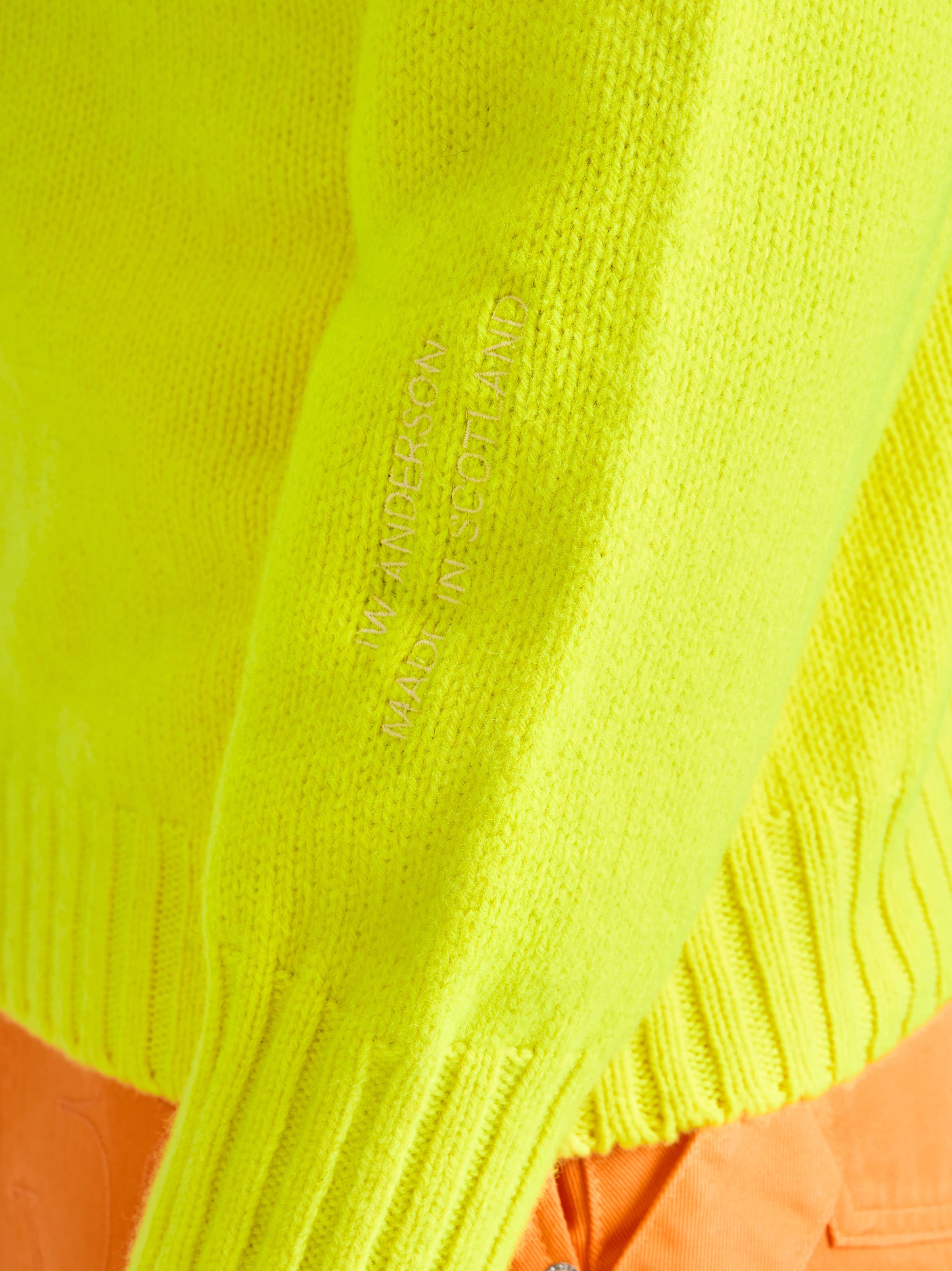 turtle neck jumper neon yellow Model Detail 6