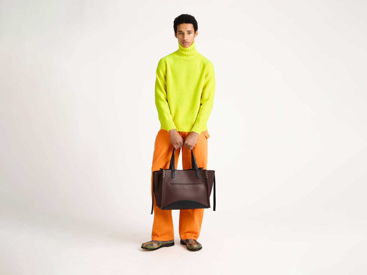 turtle neck jumper neon yellow Model Front 3