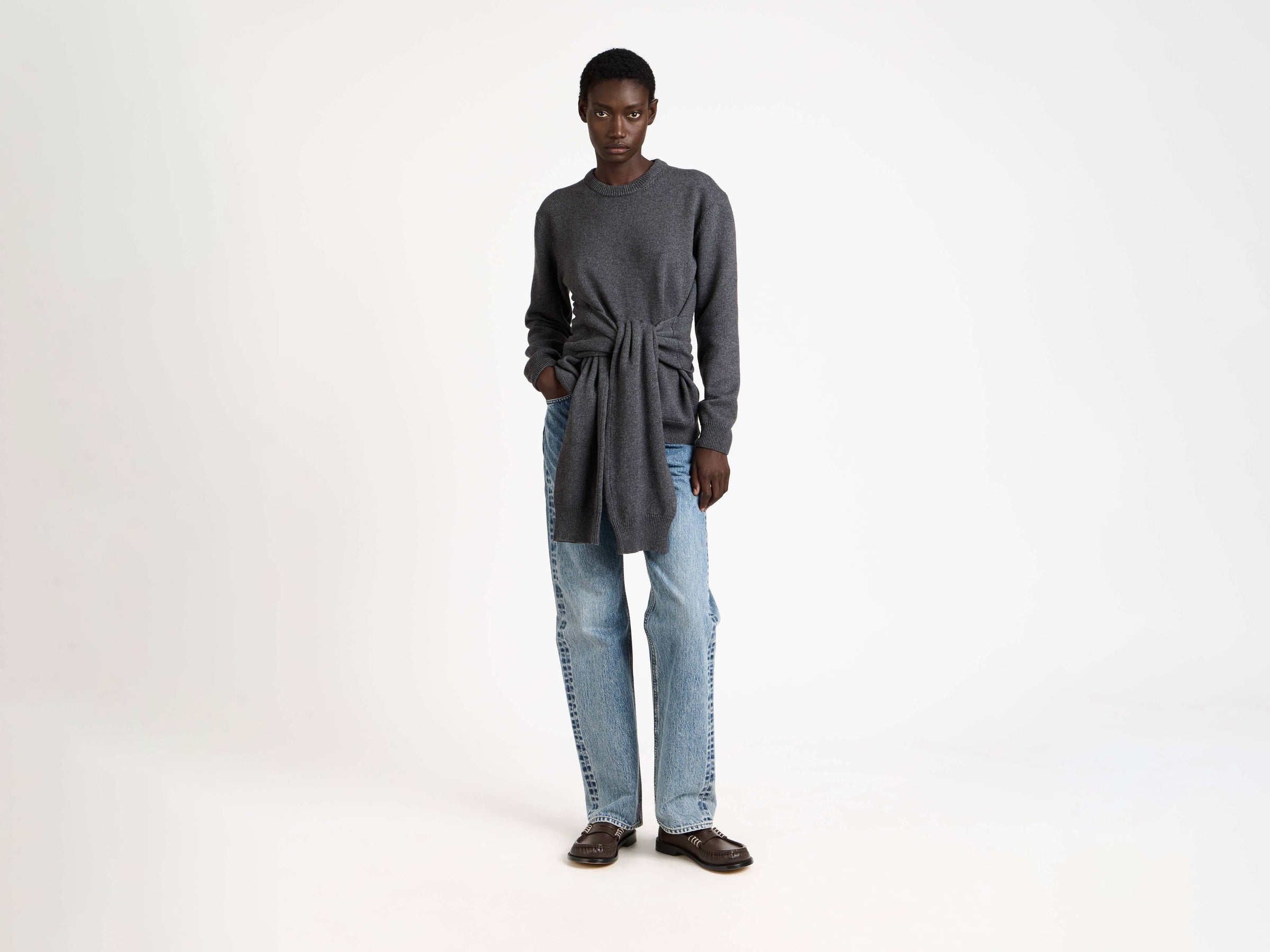 waist tie jumper charcoal melange Model Front 2
