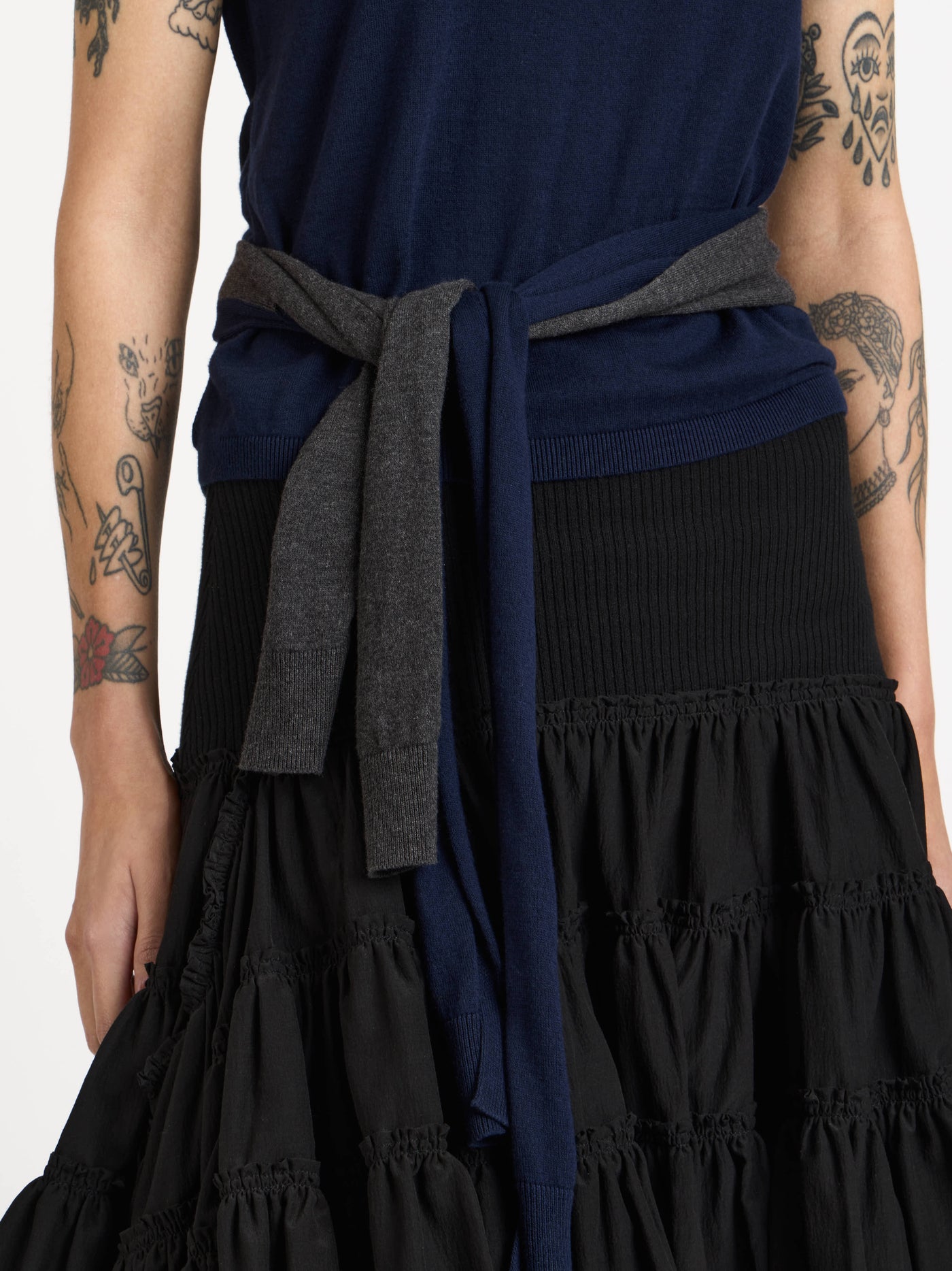 waist tie tank top navy Model Detail 9