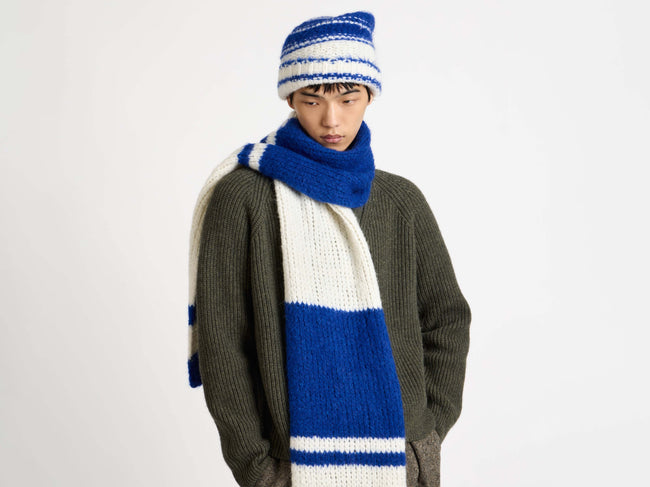 stripe beanie royal blue Model Detail 1