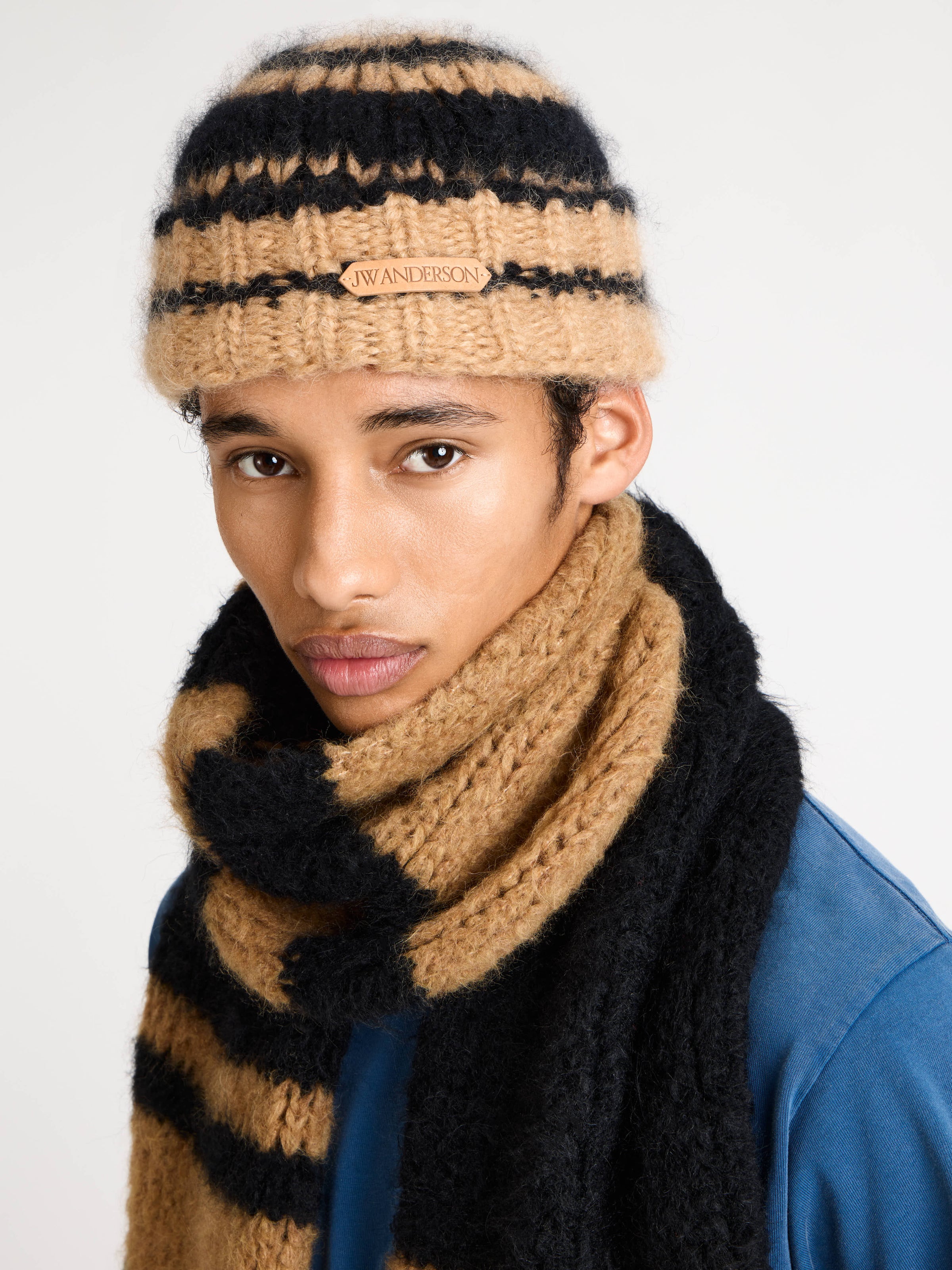 stripe beanie black Model Detail 4