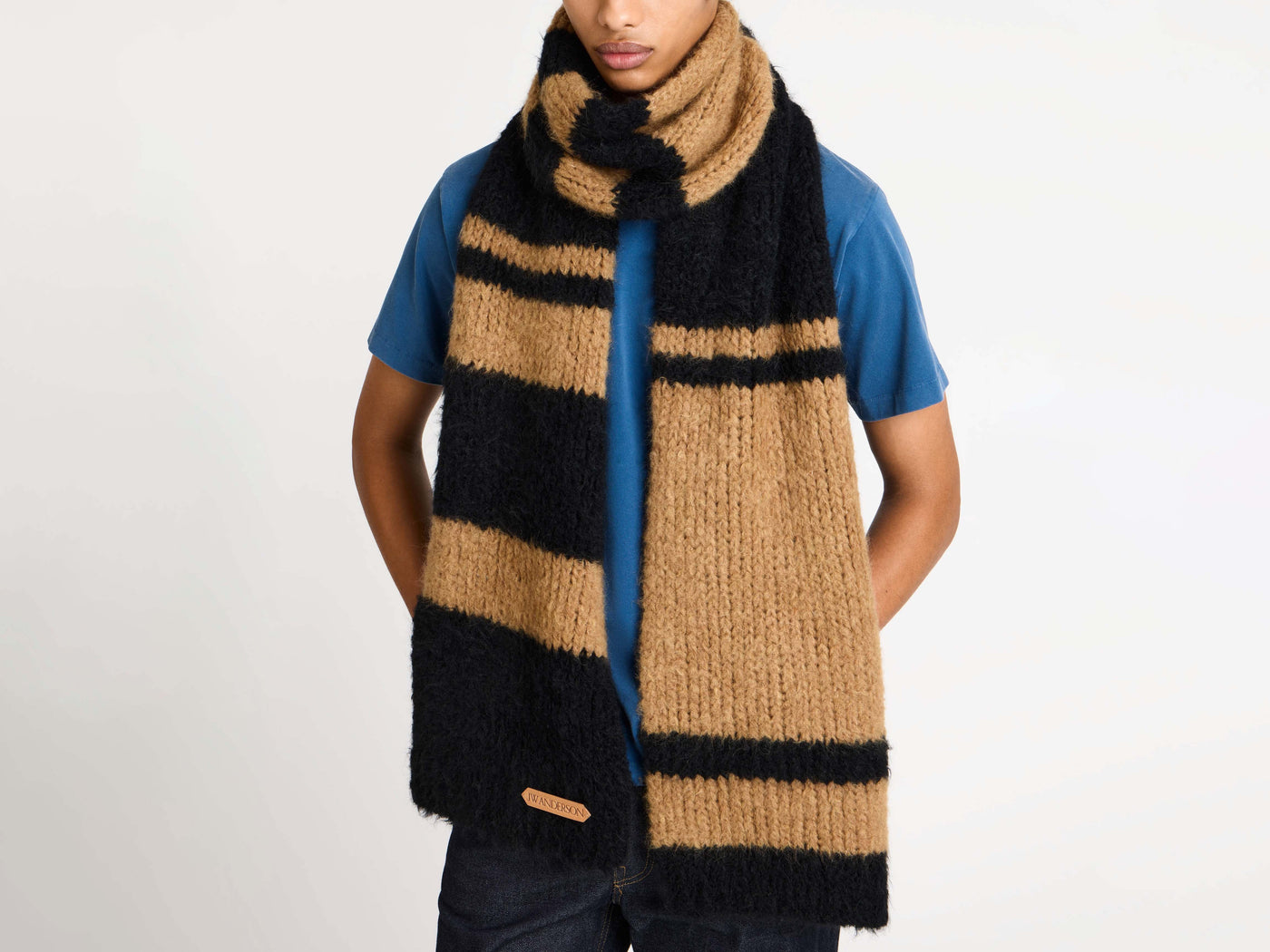 stripe scarf black Model Detail 4