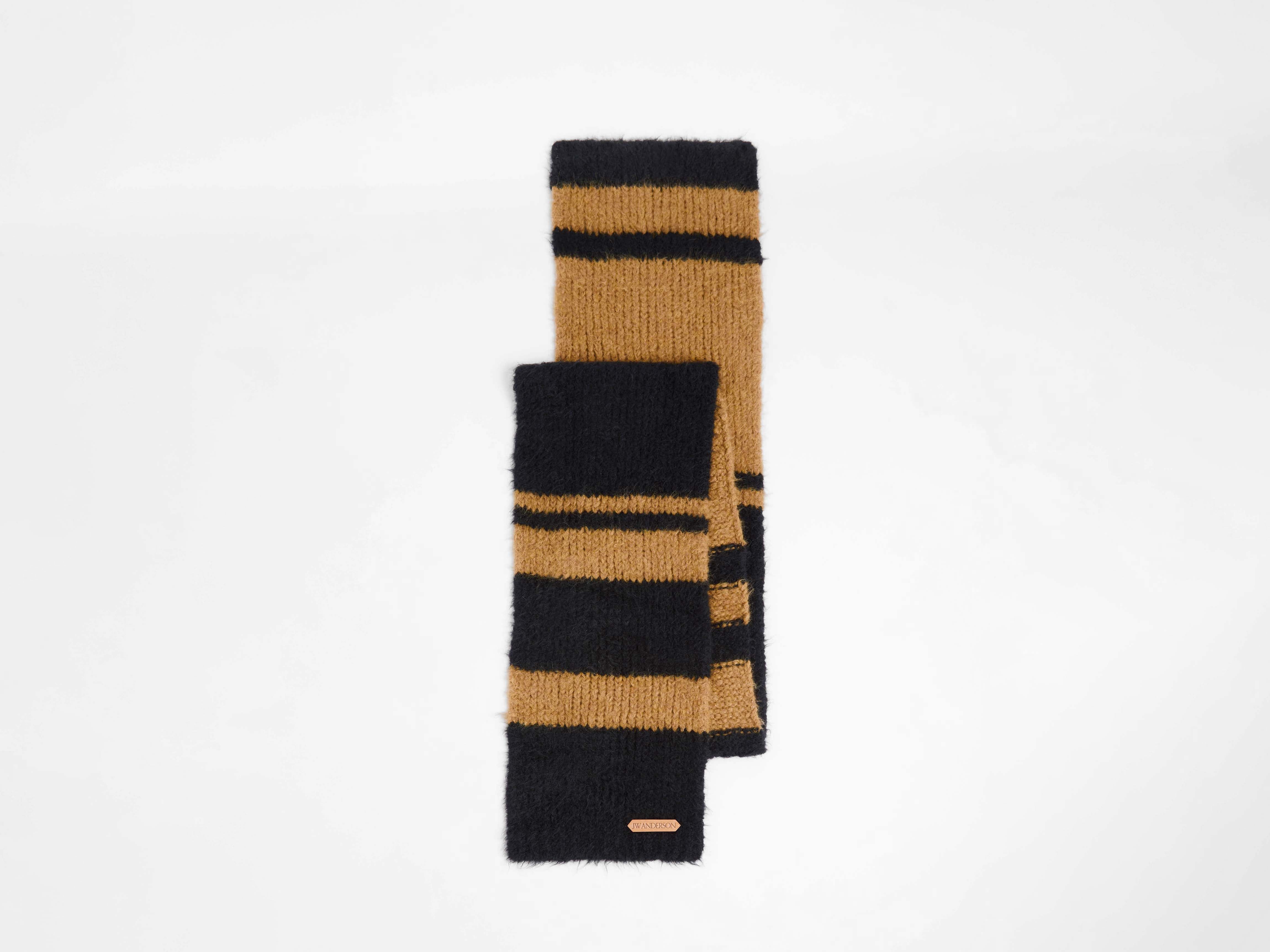 STRIPED SCARF IN BLACK in BLACK KW1459YN0493999O/S | JW Anderson GB