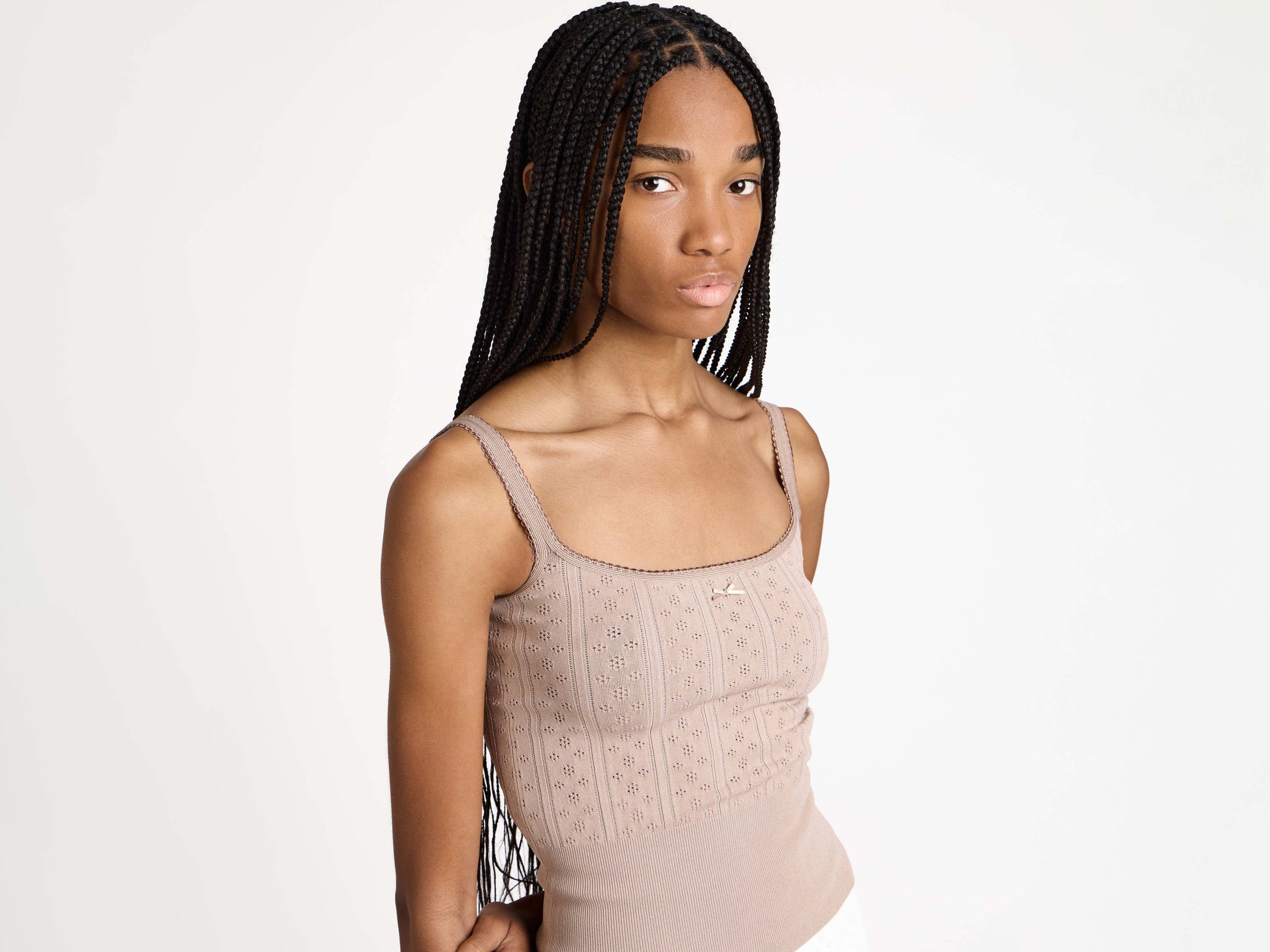 pointelle tank top taupe Model Detail 1