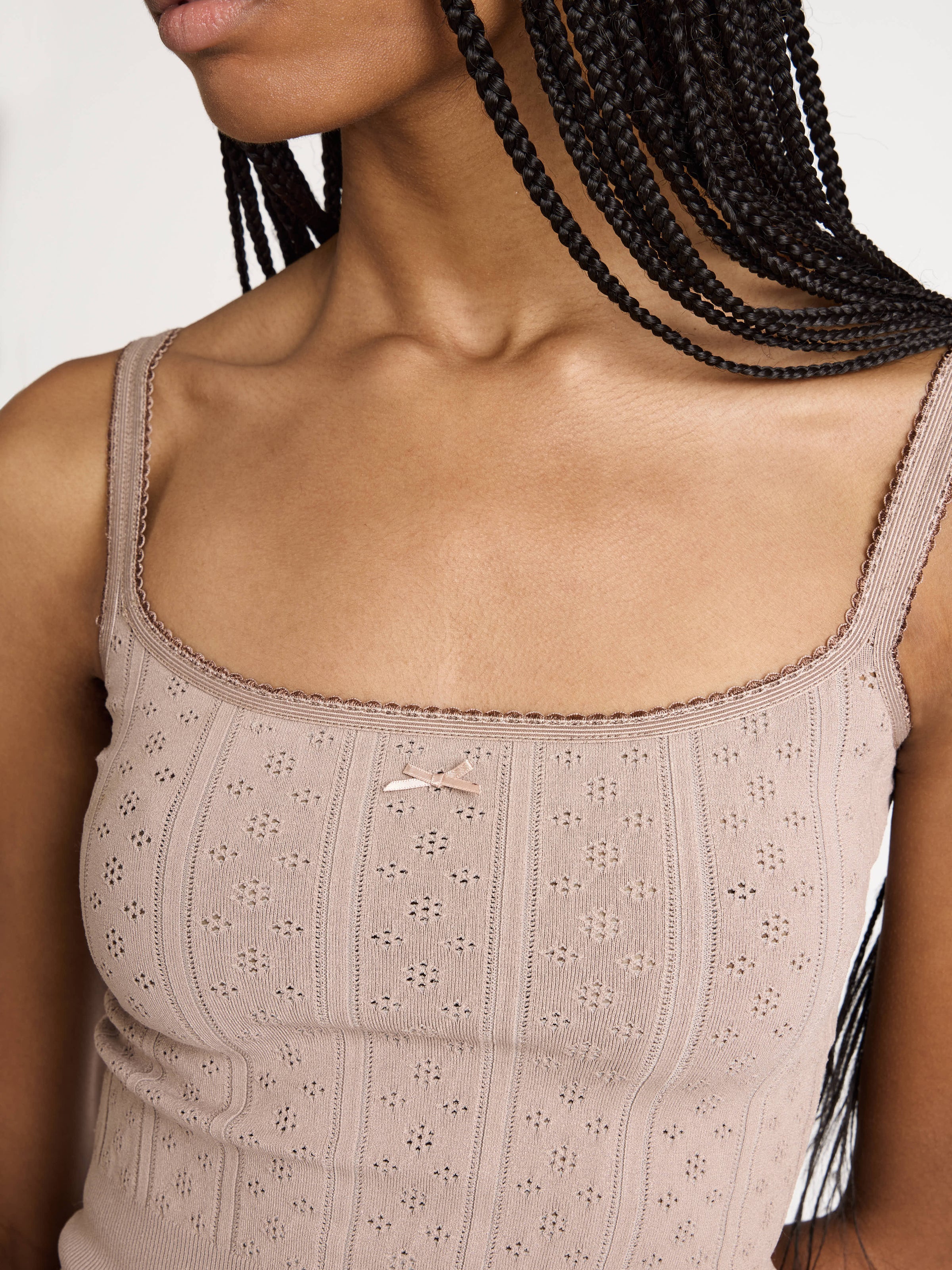 pointelle tank top taupe Model Detail 7