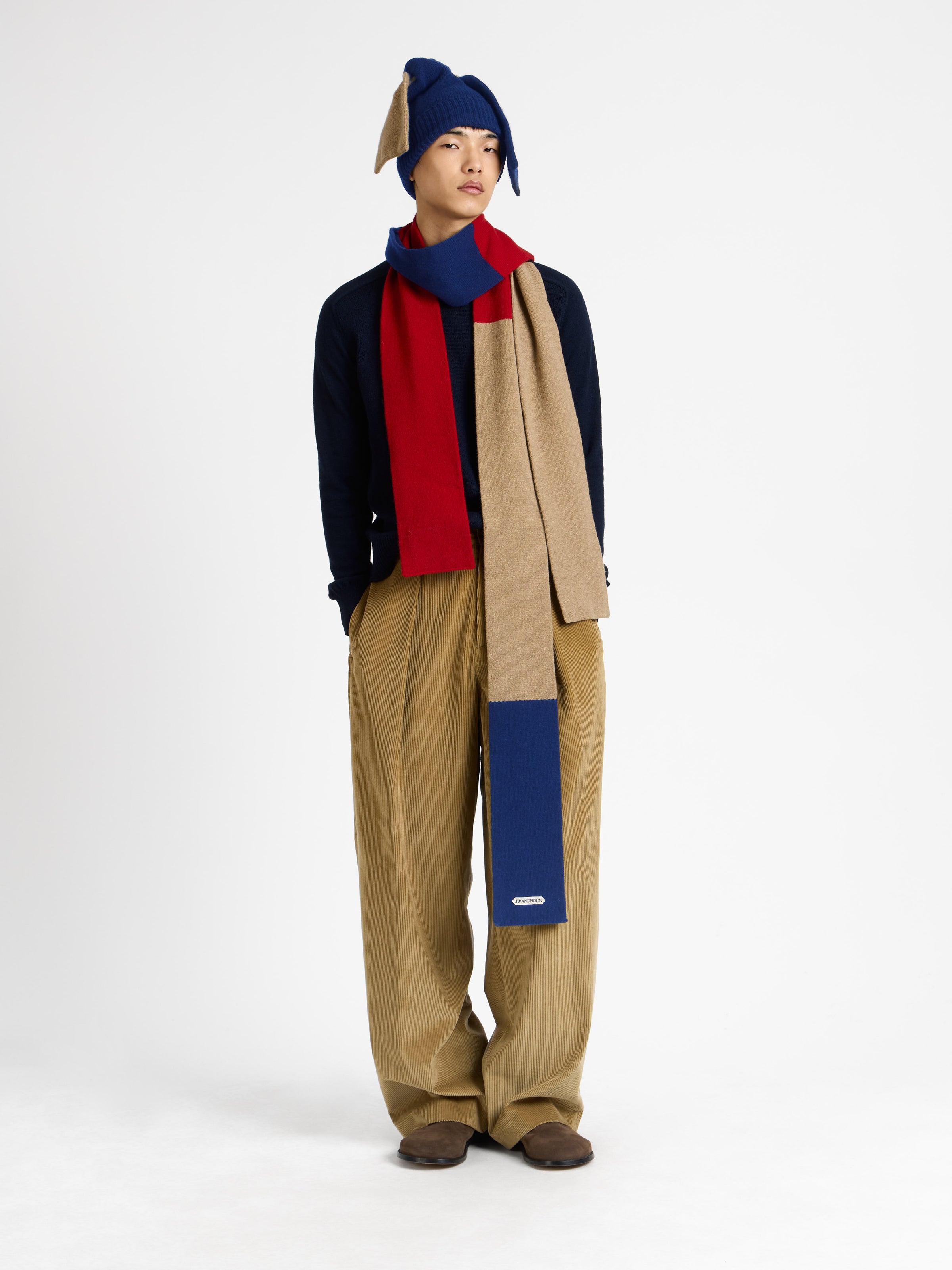FOUR-WAY FASTENED SCARF IN BLUE